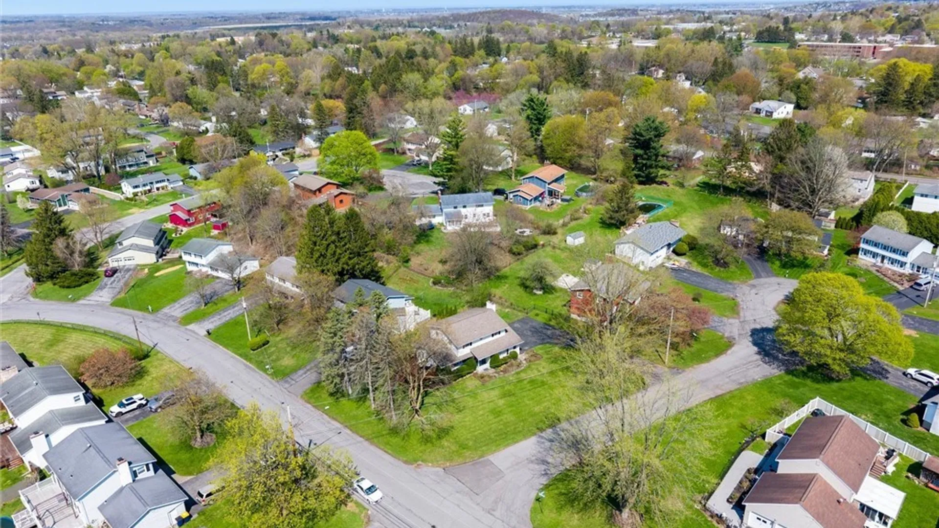 Property at 207 Thornton Circle, Camillus, NY 13031 45