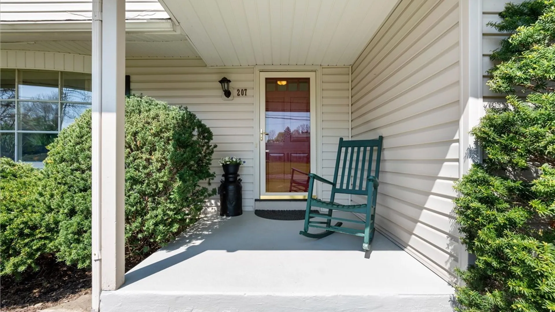 Property at 207 Thornton Circle, Camillus, NY 13031 6