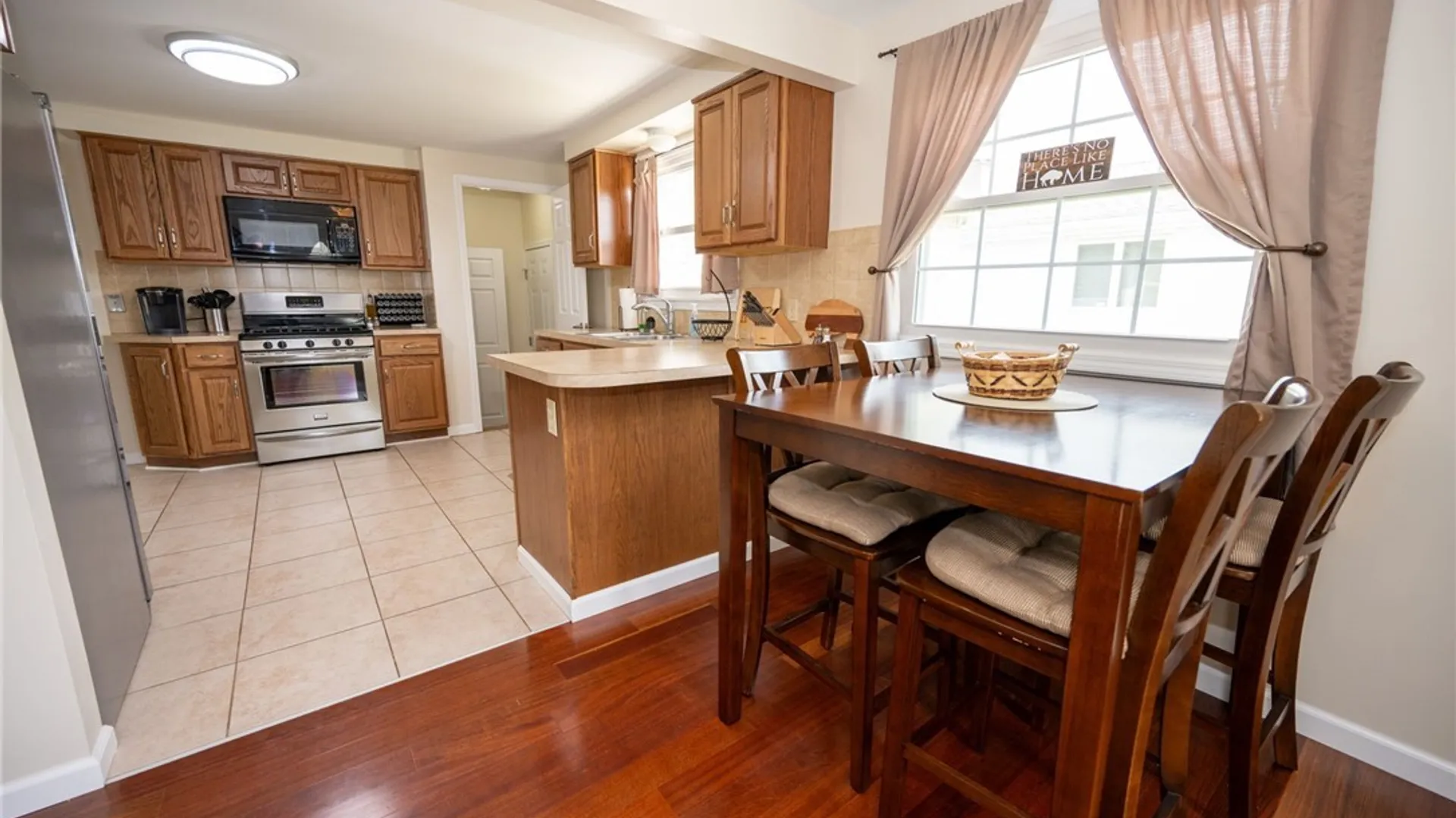 Property at 76 Cherbourg Drive, Cheektowaga, NY 14227 12