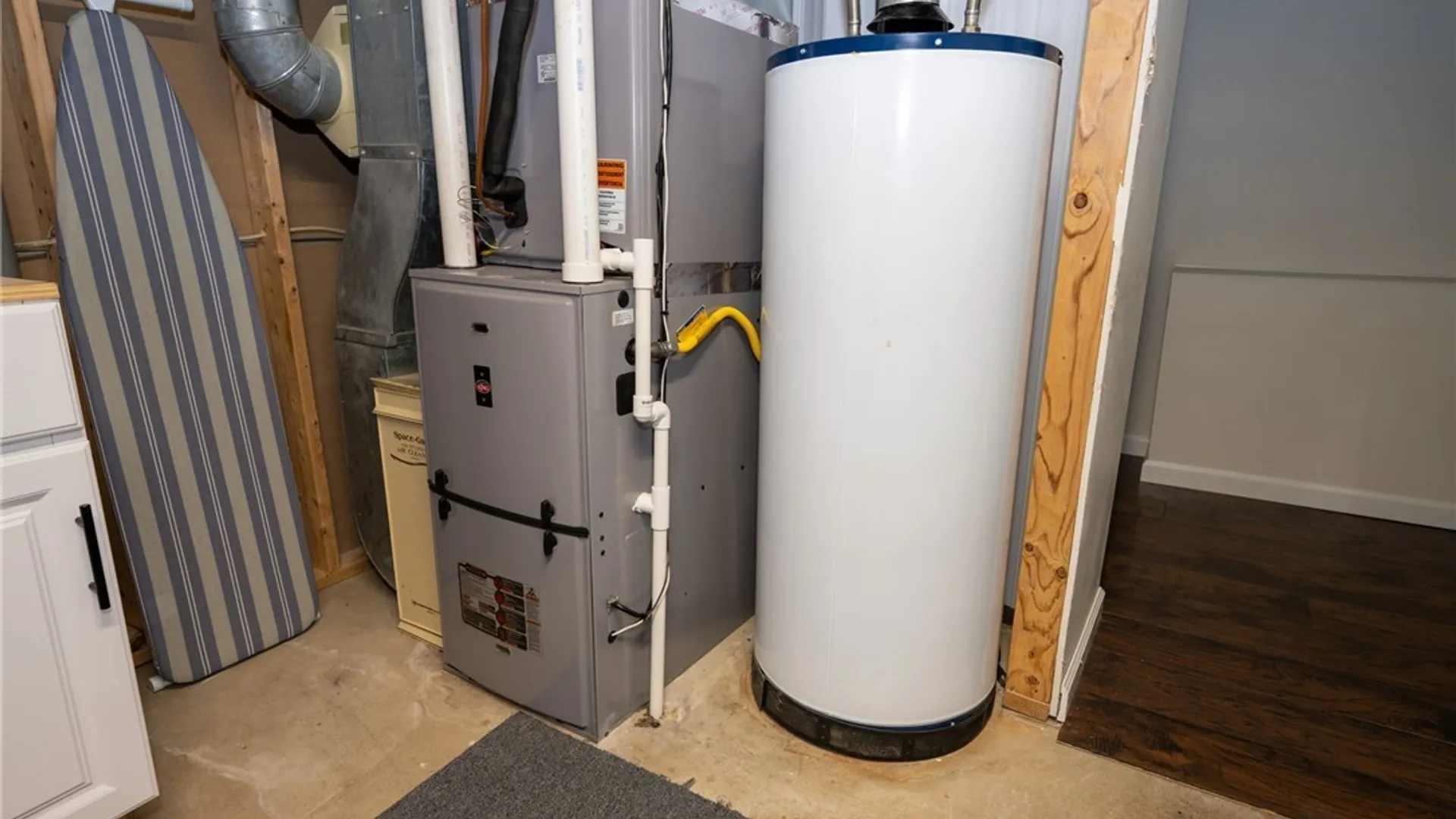 Property at 76 Cherbourg Drive, Cheektowaga, NY 14227 34