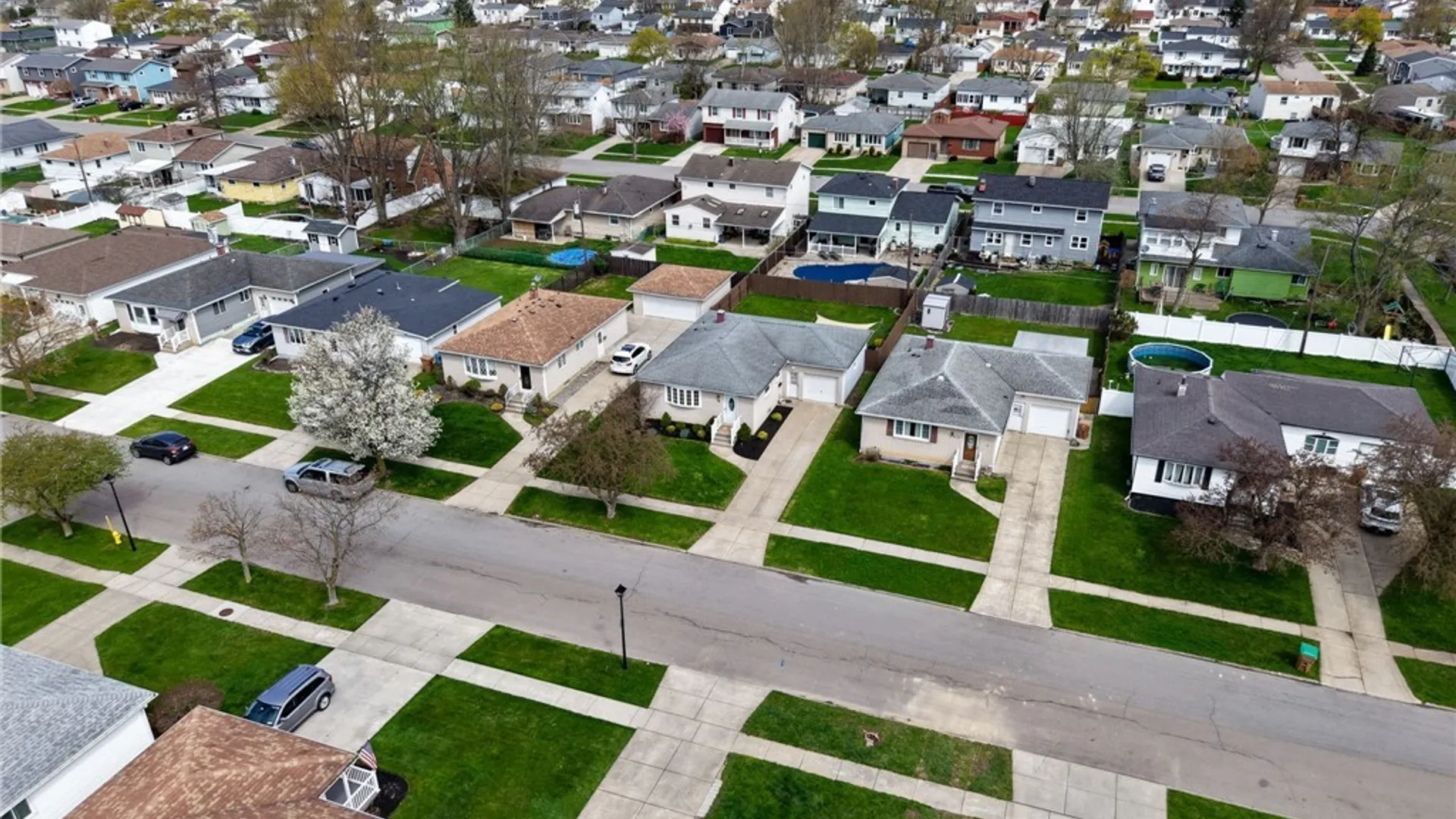 Property at 76 Cherbourg Drive, Cheektowaga, NY 14227 46