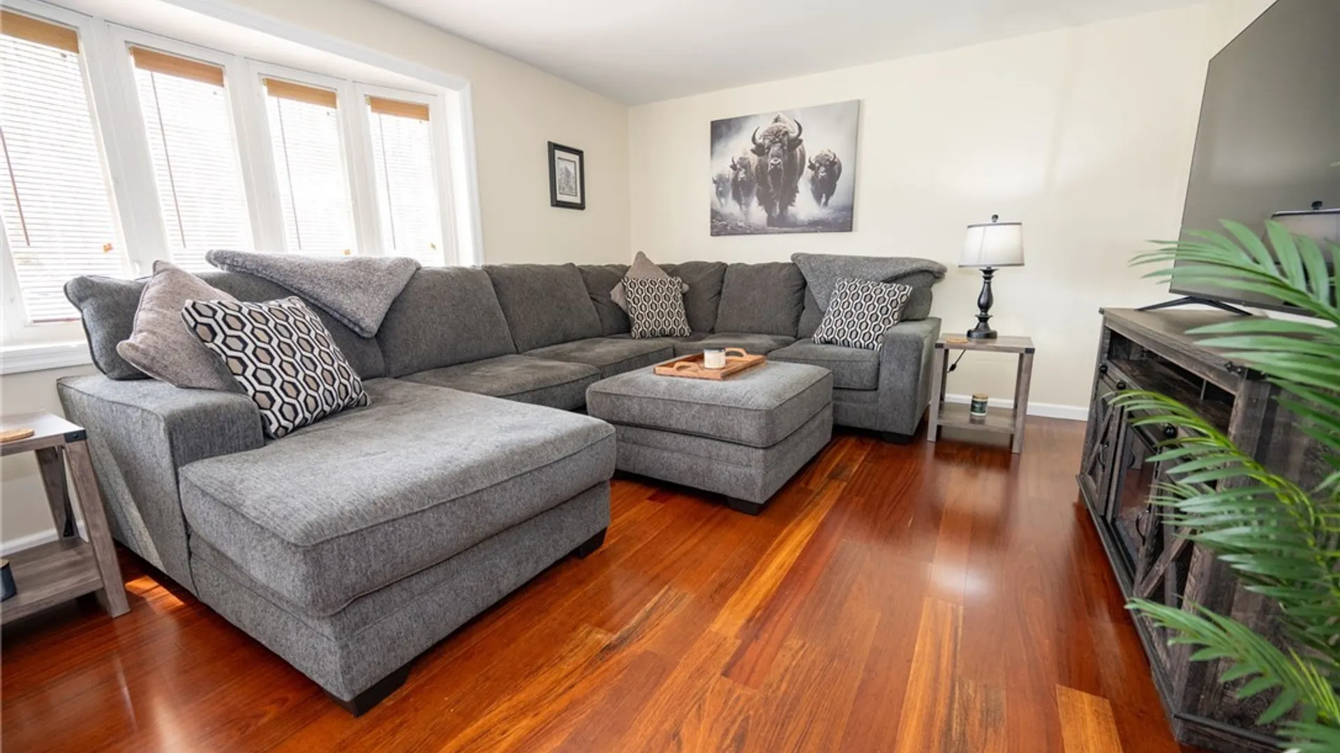 Property at 76 Cherbourg Drive, Cheektowaga, NY 14227 7