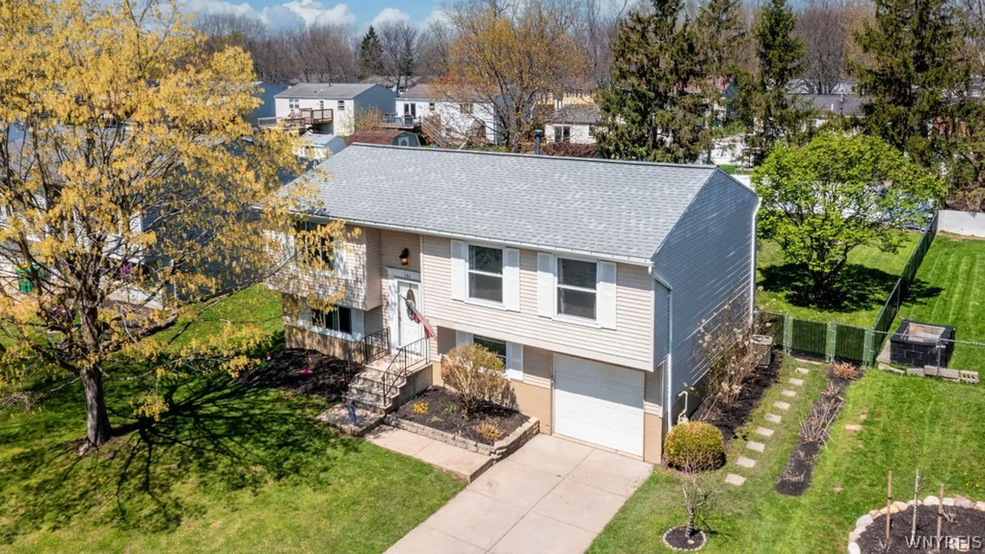 Property at 161 Oakhill Drive, Hamburg, NY 14075 9