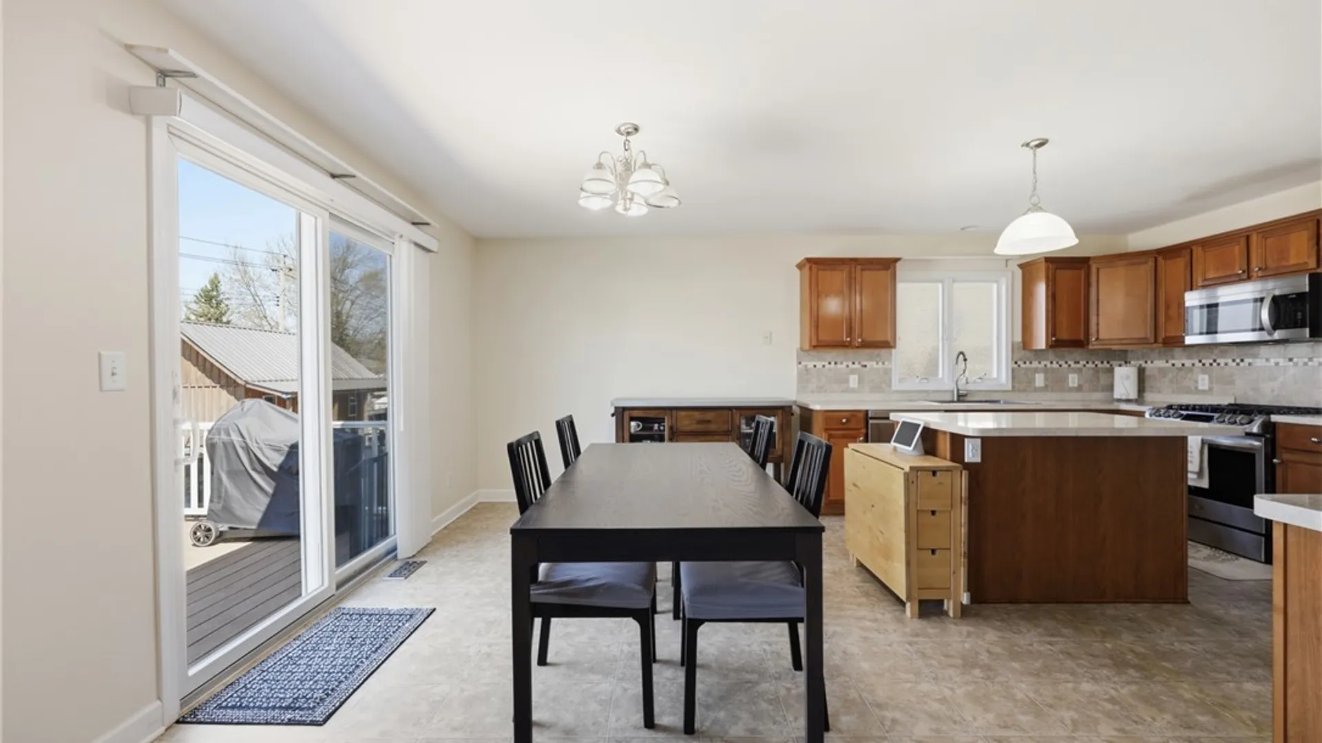 Property at 98 Morris Crescent, West Seneca, NY 14224 11