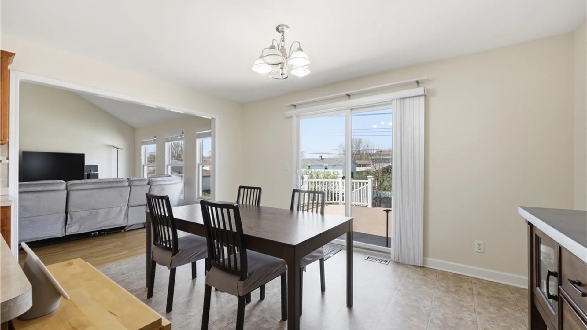 Property at 98 Morris Crescent, West Seneca, NY 14224 14