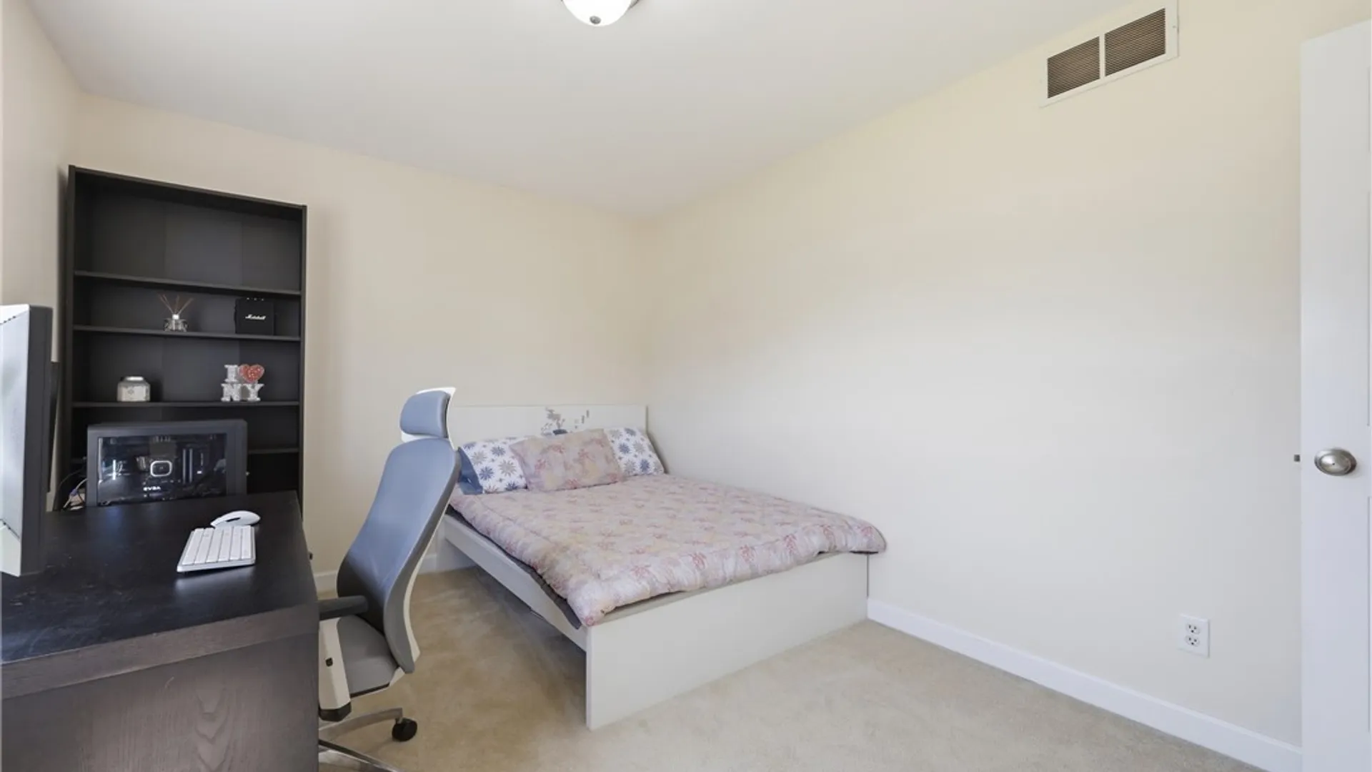 Property at 98 Morris Crescent, West Seneca, NY 14224 25