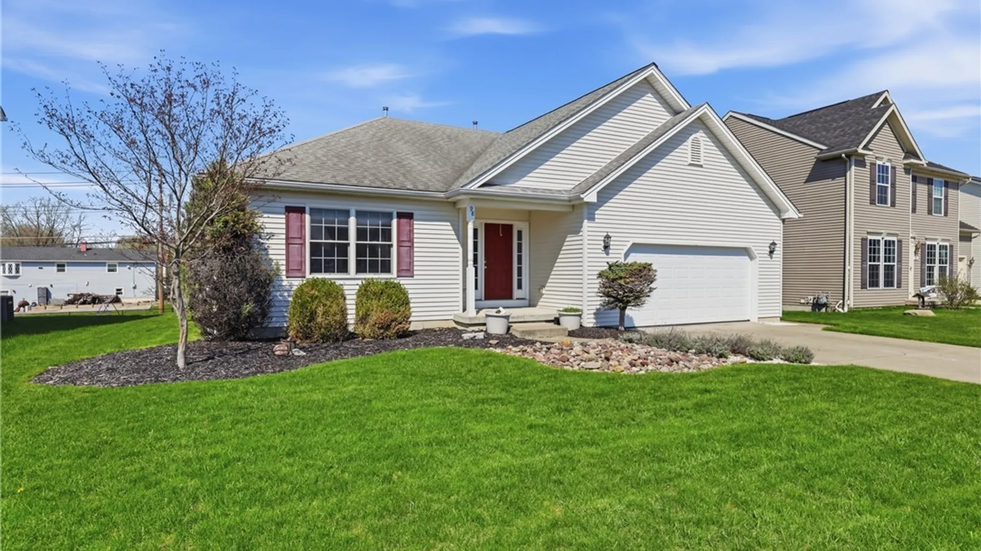 Property at 98 Morris Crescent, West Seneca, NY 14224 3