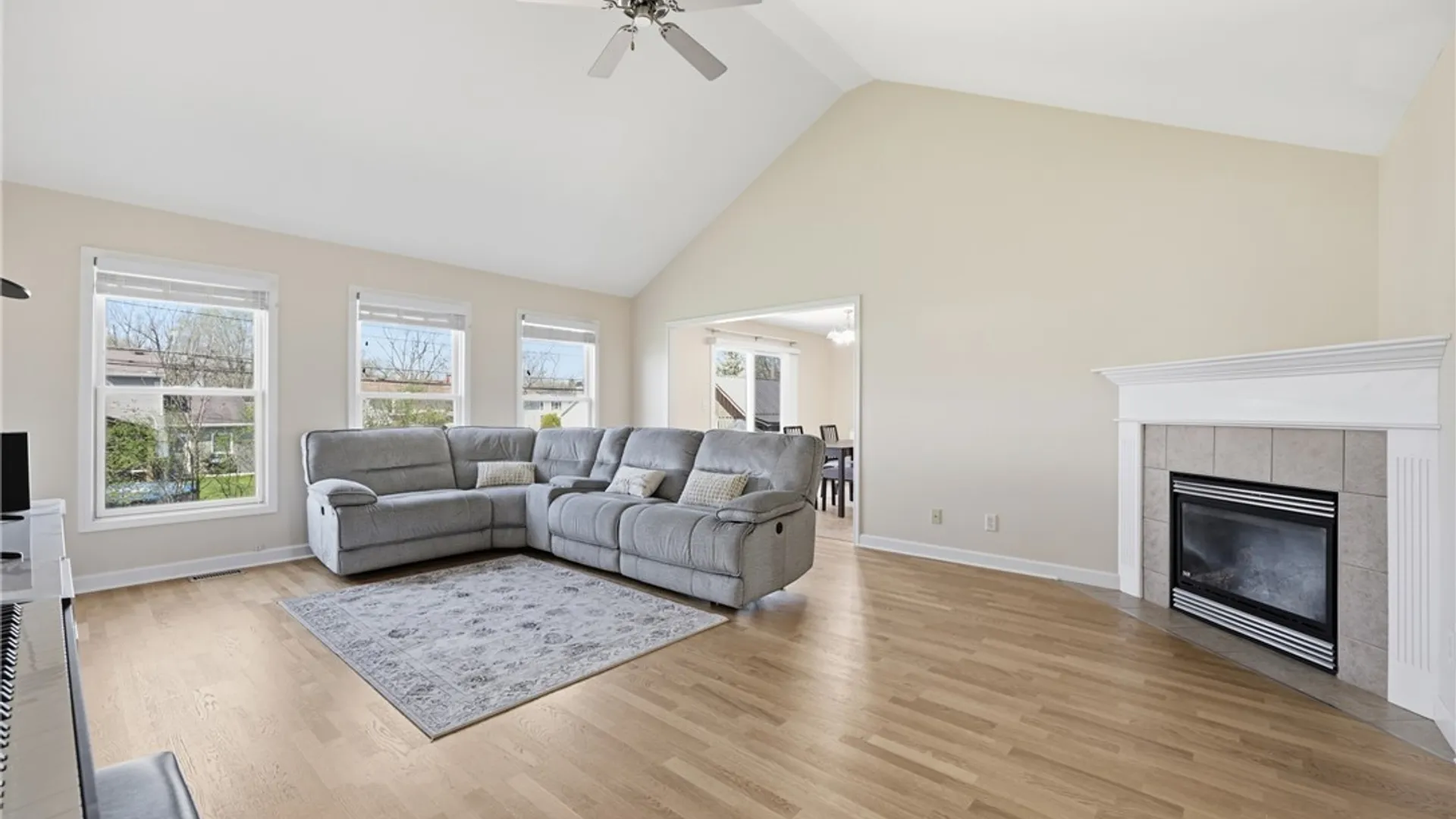 Property at 98 Morris Crescent, West Seneca, NY 14224 8