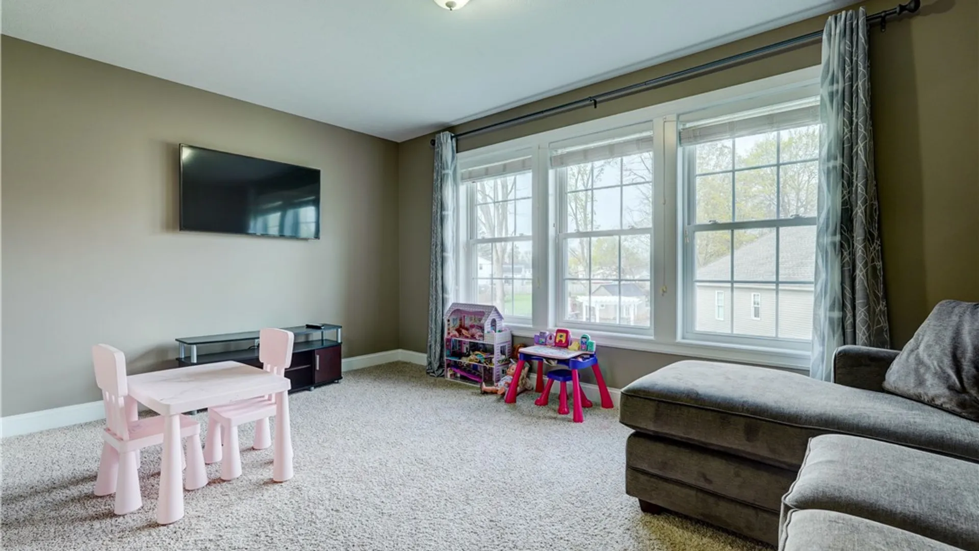 Property at 11 Rainbrooke Drive, Pittsford, NY 14534 23