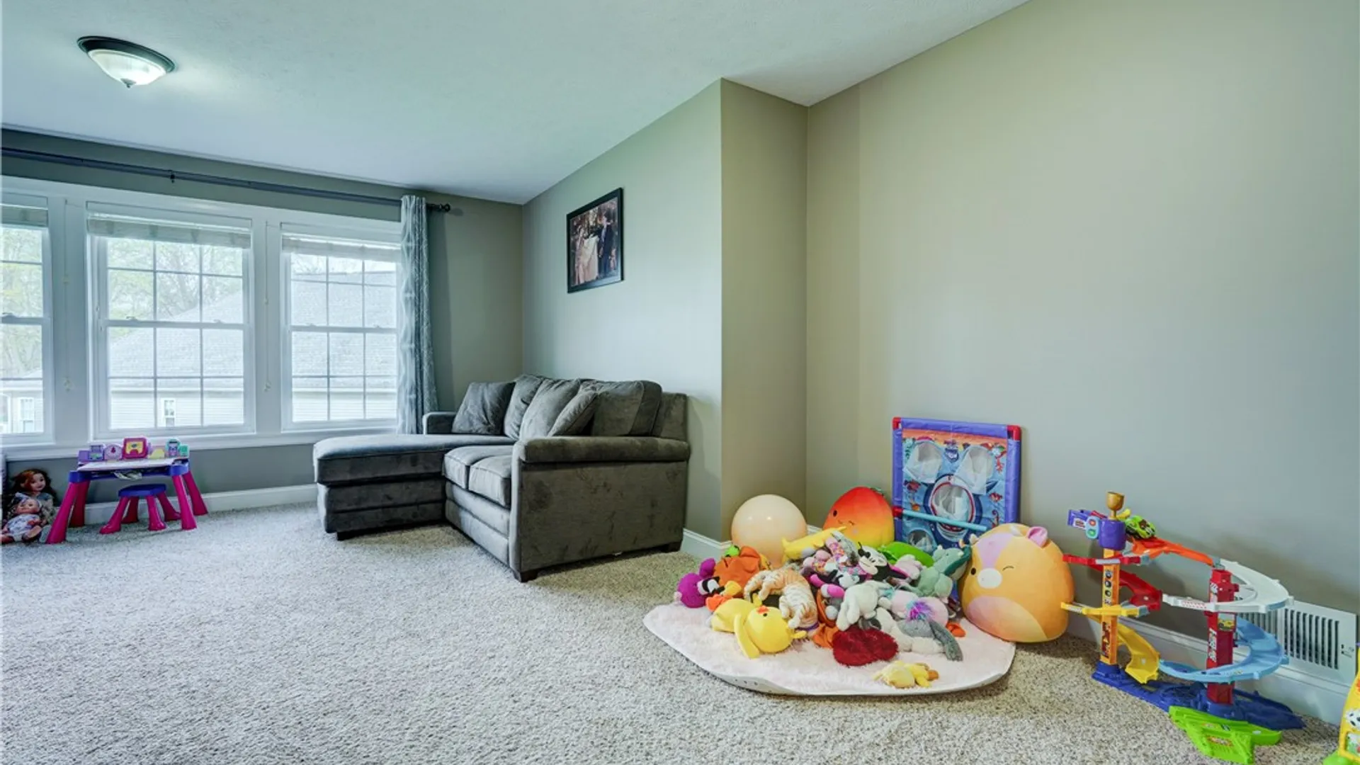 Property at 11 Rainbrooke Drive, Pittsford, NY 14534 24