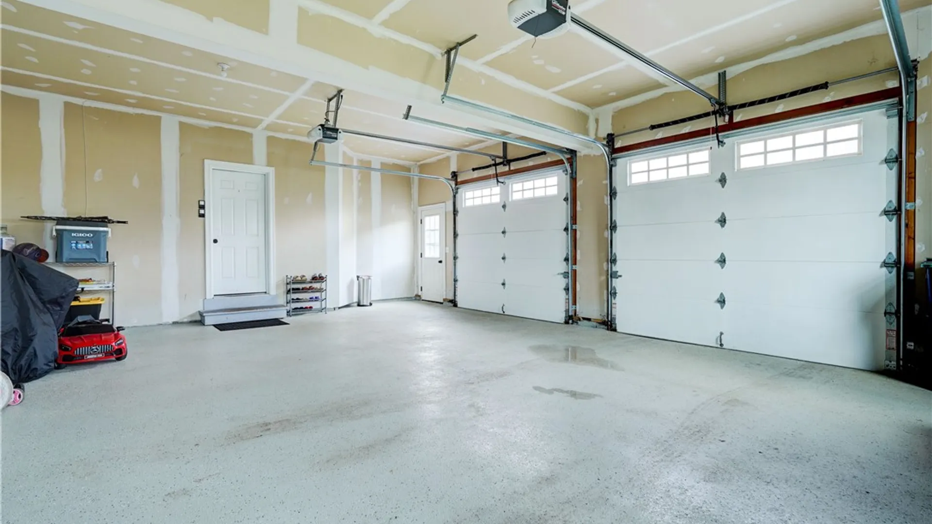 Property at 11 Rainbrooke Drive, Pittsford, NY 14534 32