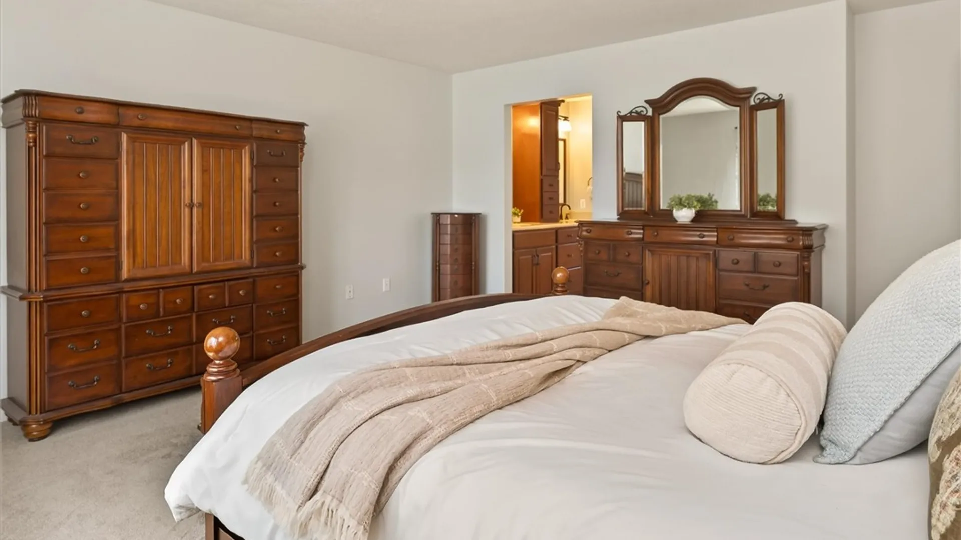 Property at 271 Ida Red Lane, Greece, NY 14626 23