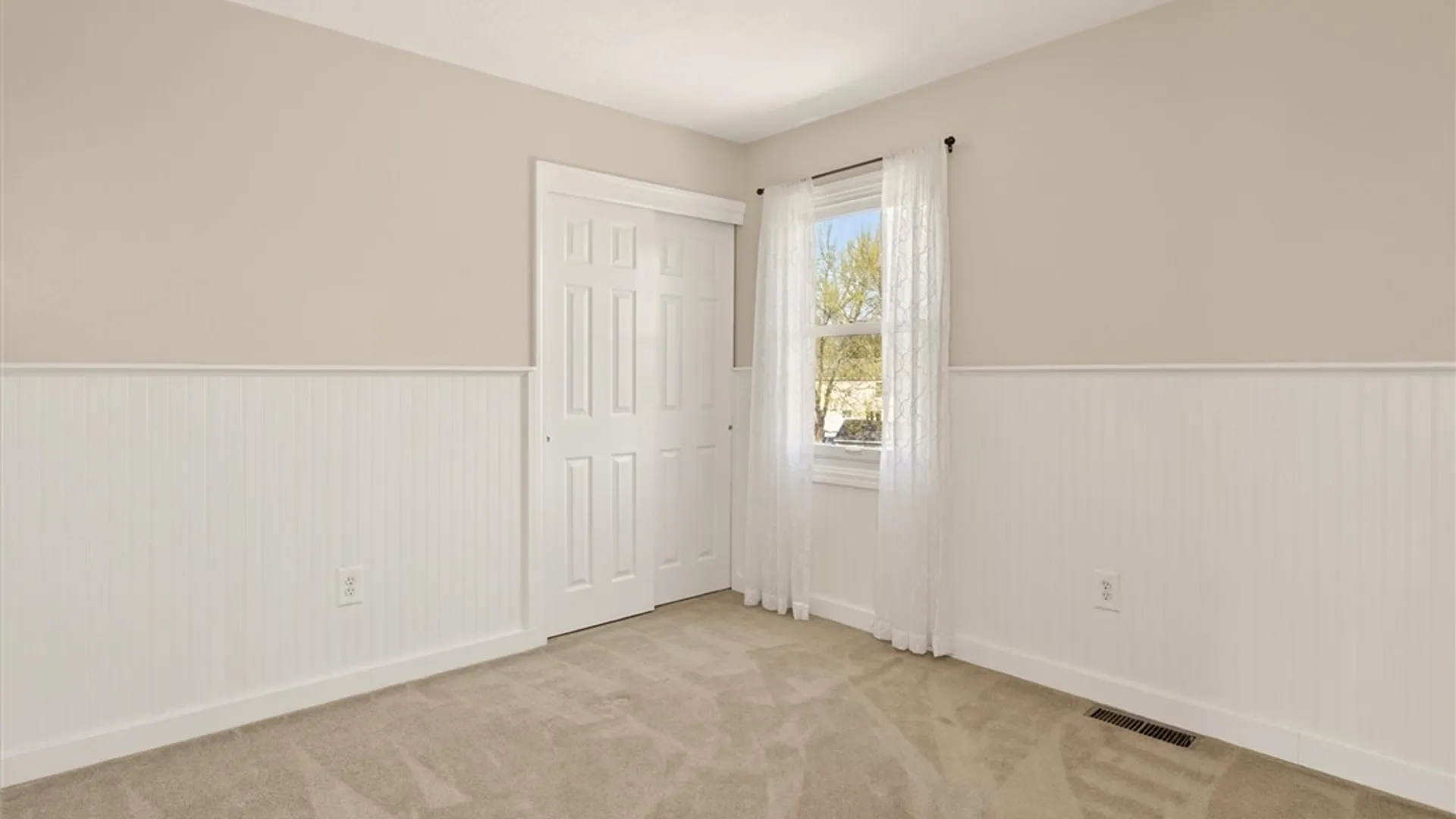 Property at 271 Ida Red Lane, Greece, NY 14626 27