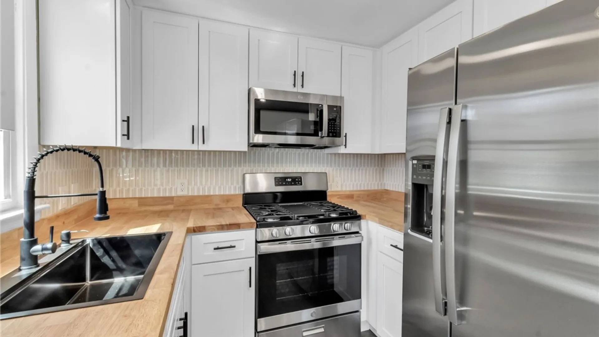 Property at 33 Tussing Lane, Tonawanda, NY 14150 11