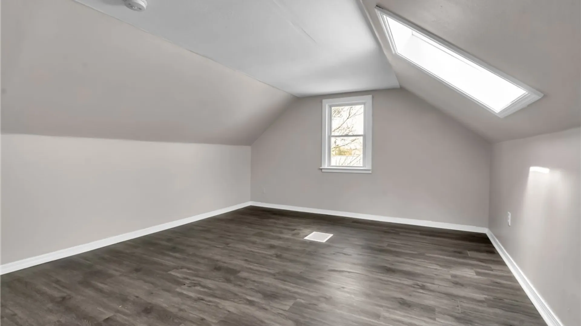 Property at 33 Tussing Lane, Tonawanda, NY 14150 19