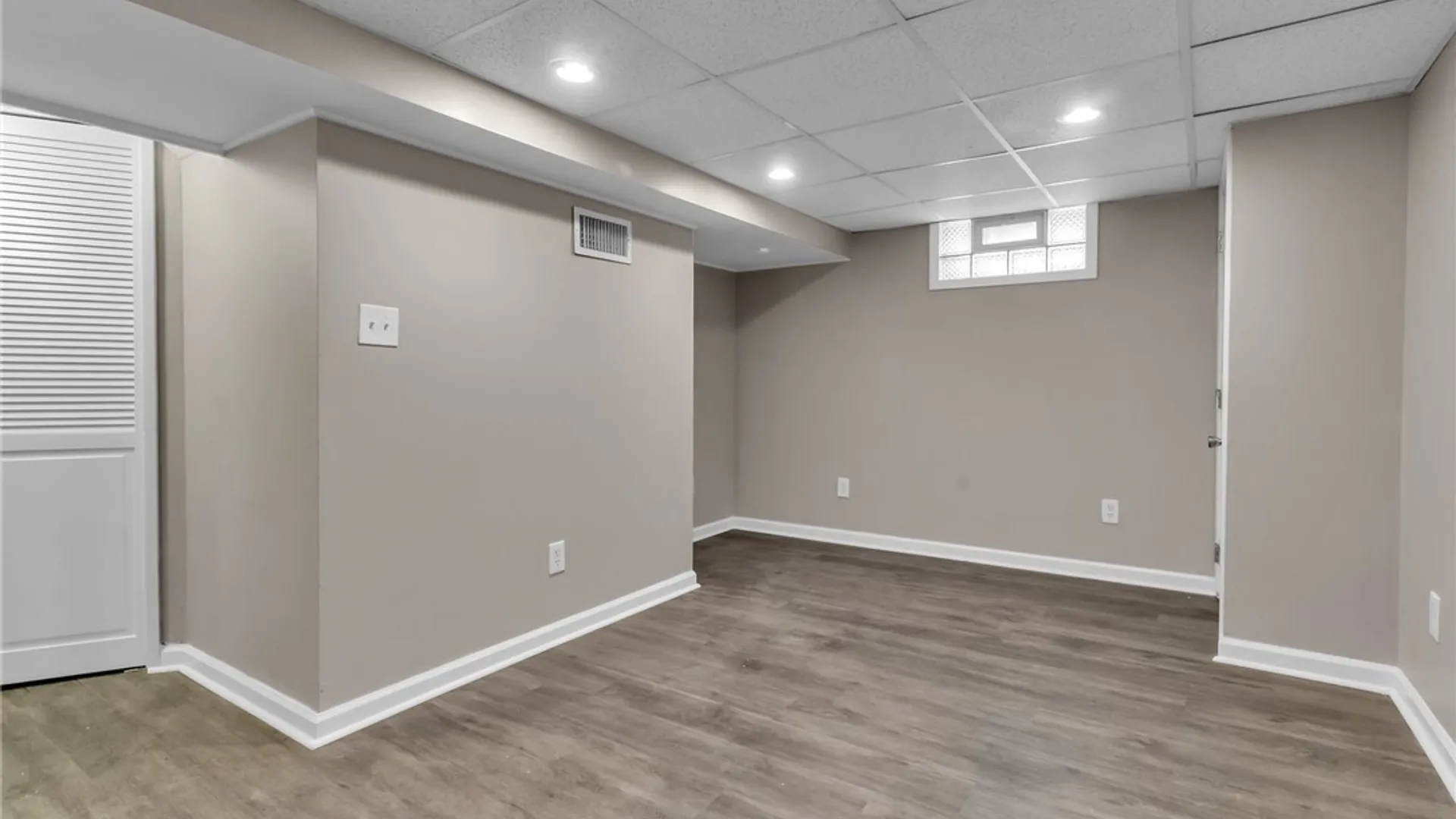 Property at 33 Tussing Lane, Tonawanda, NY 14150 23