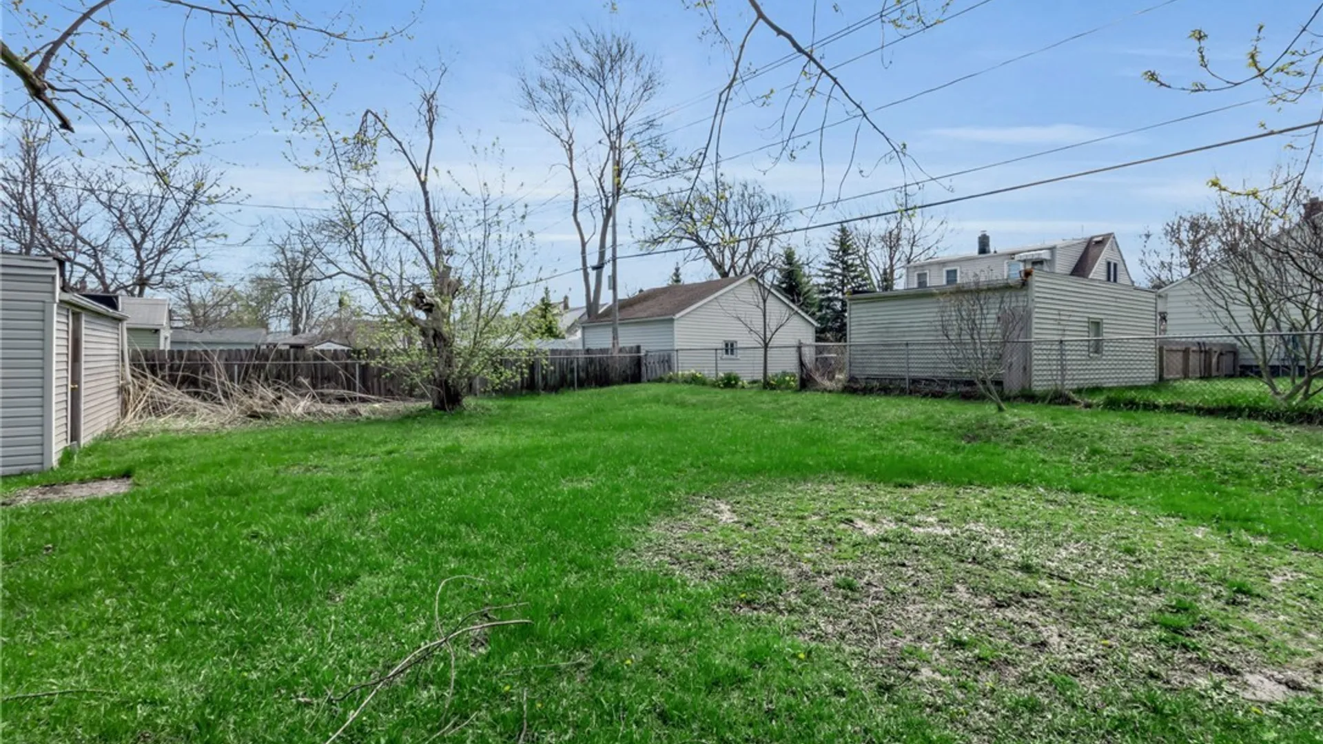 Property at 33 Tussing Lane, Tonawanda, NY 14150 34