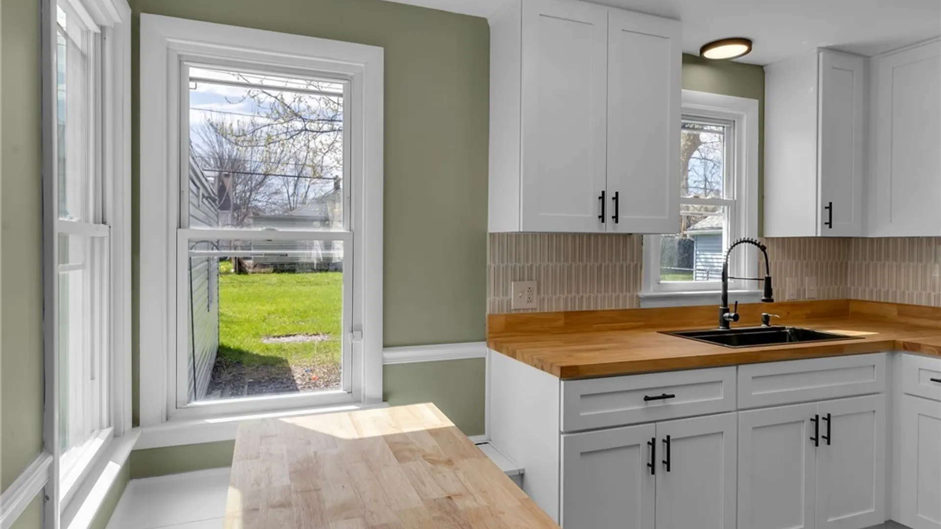 Property at 33 Tussing Lane, Tonawanda, NY 14150 8