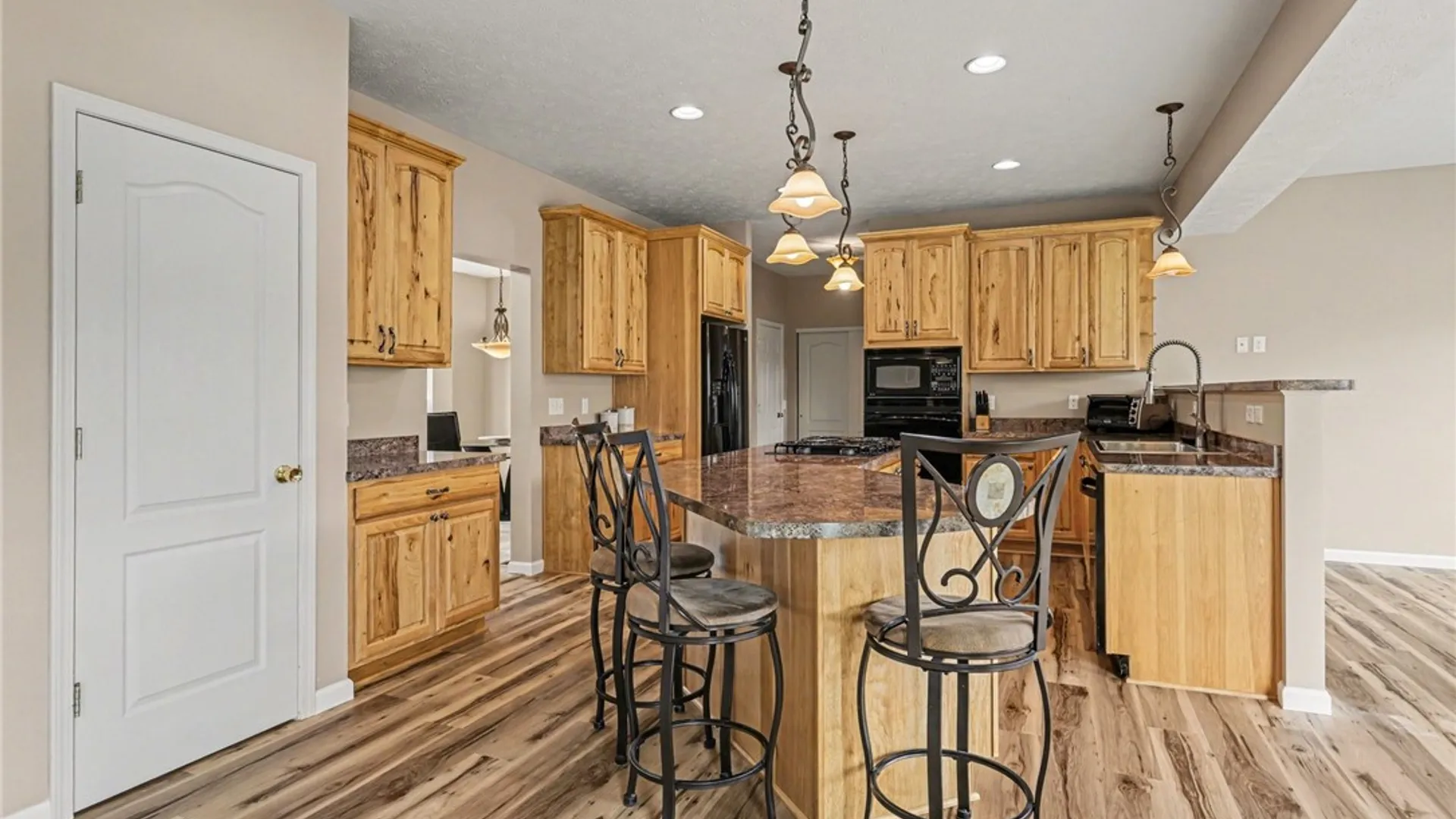 Property at 35 Longton Pl, Henrietta, NY 14586 12