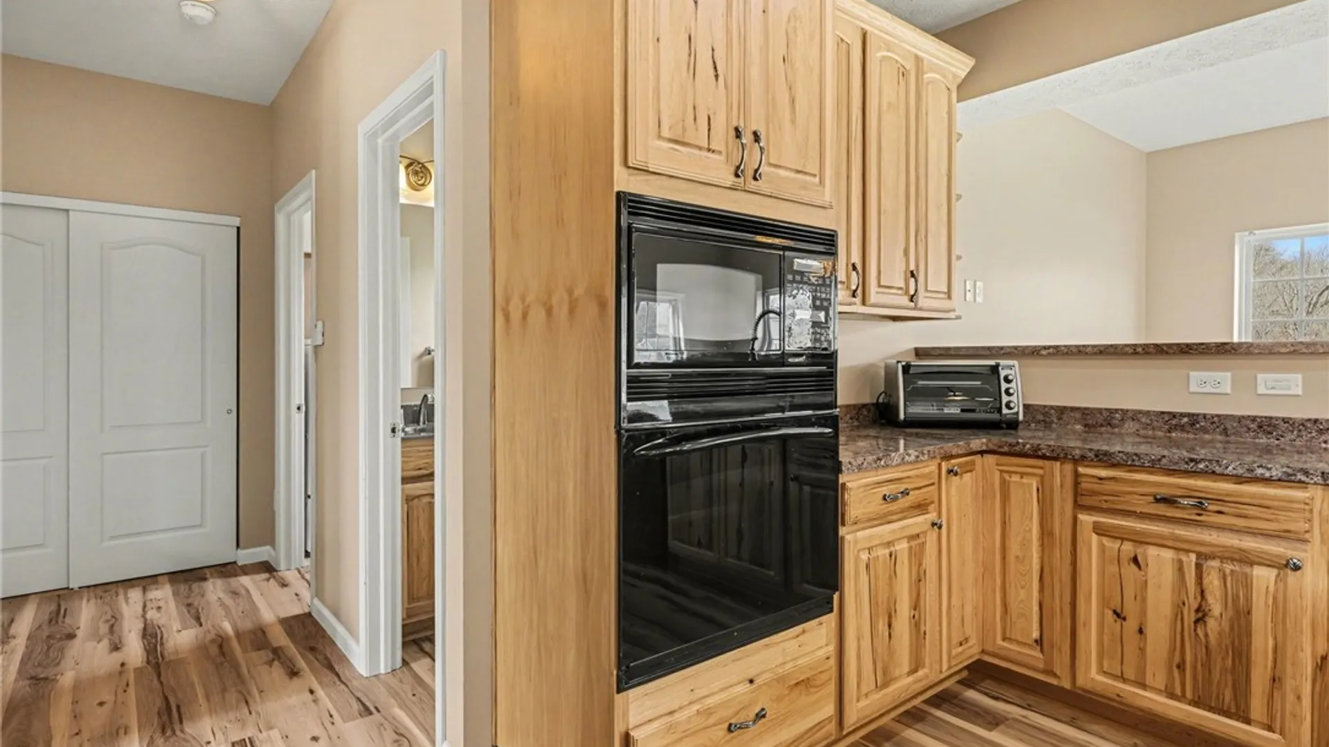 Property at 35 Longton Pl, Henrietta, NY 14586 16