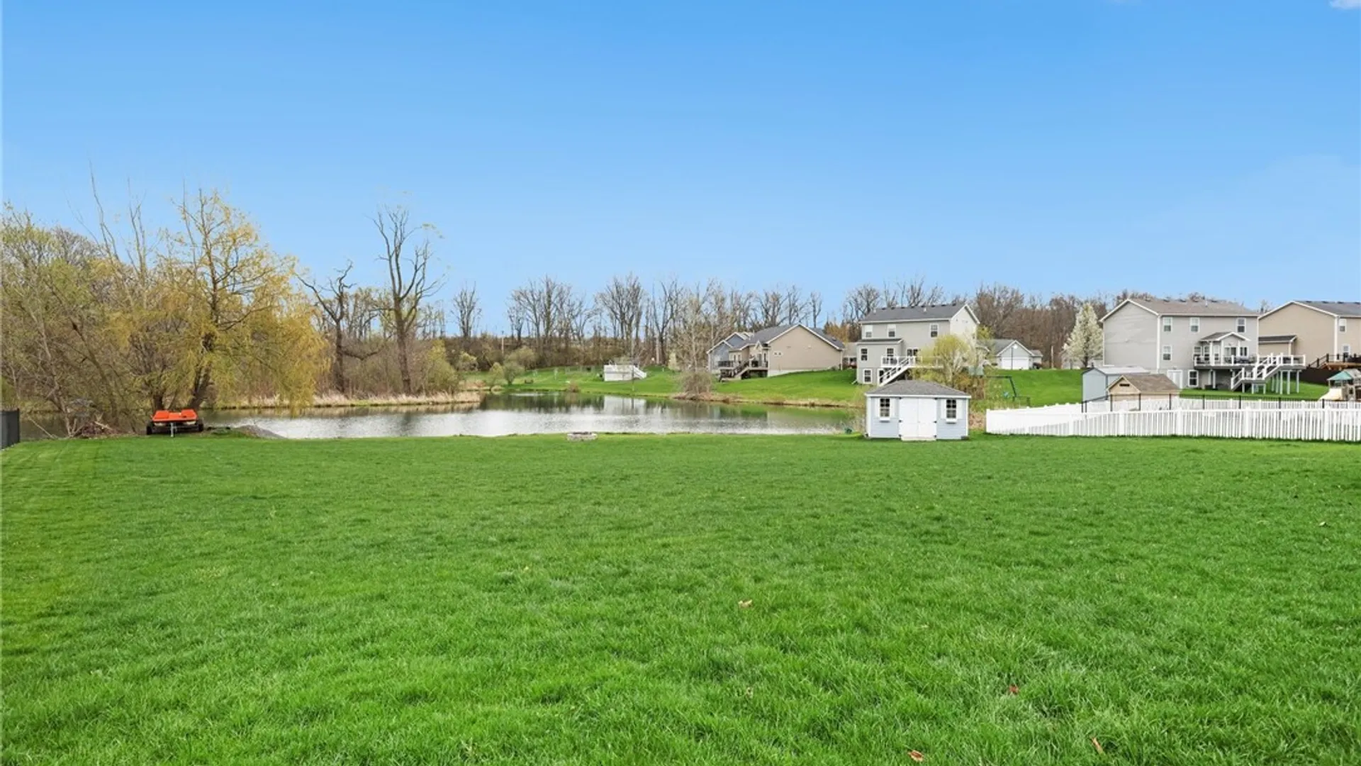 Property at 35 Longton Pl, Henrietta, NY 14586 39