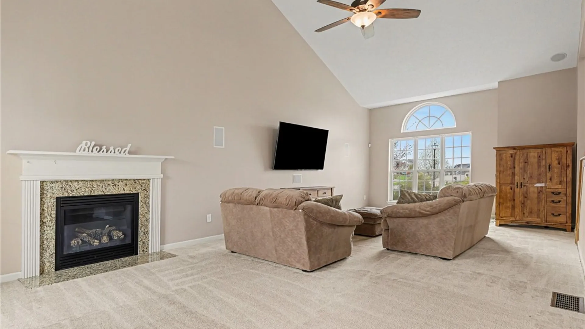 Property at 35 Longton Pl, Henrietta, NY 14586 6