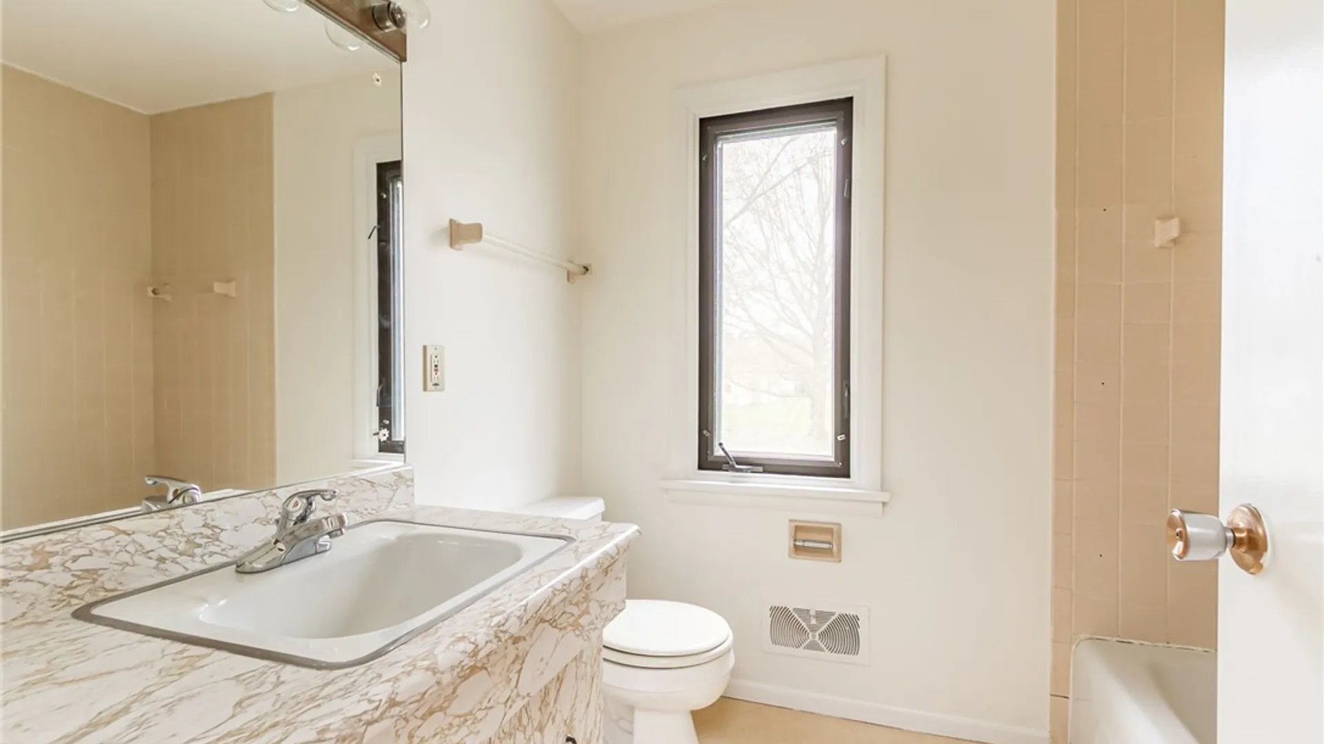 Property at 504 Black Walnut Drive, Greece, NY 14615 25