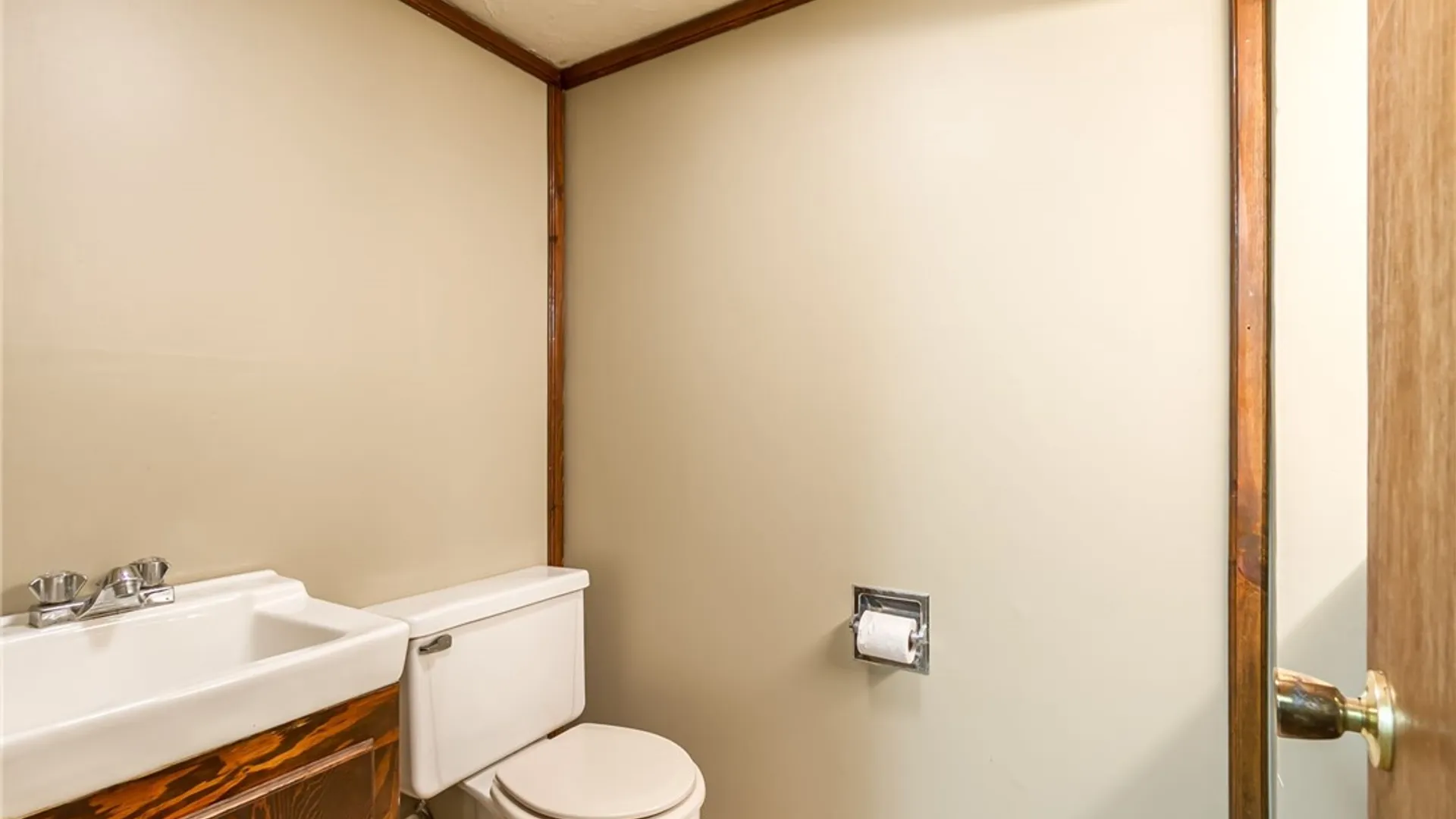 Property at 504 Black Walnut Drive, Greece, NY 14615 27