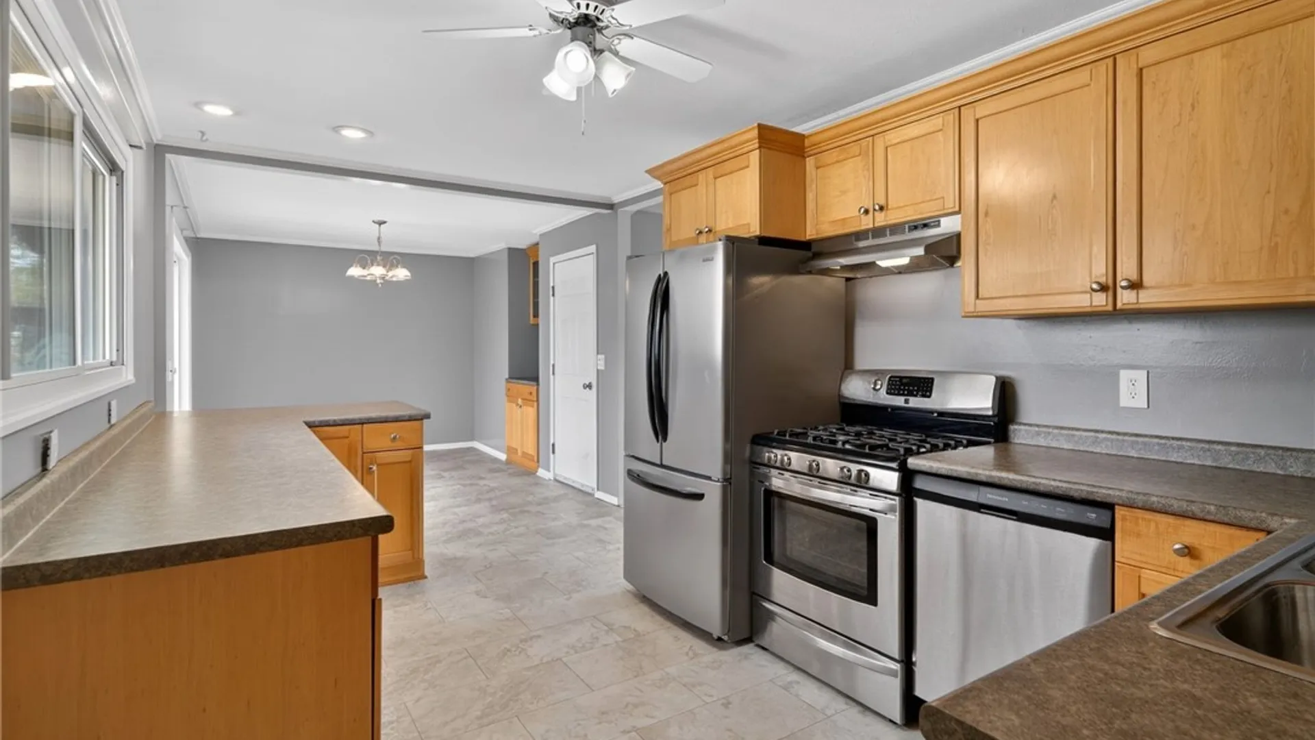 Property at 813 Lamont Circle, Cortlandville, NY 13045 12