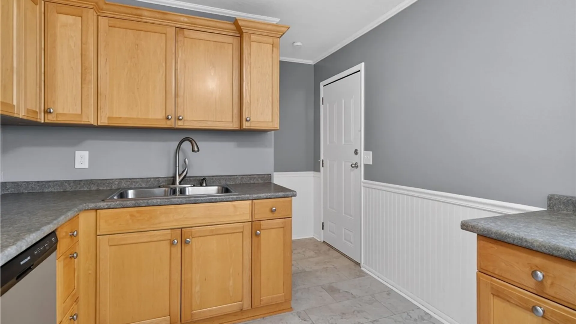 Property at 813 Lamont Circle, Cortlandville, NY 13045 14