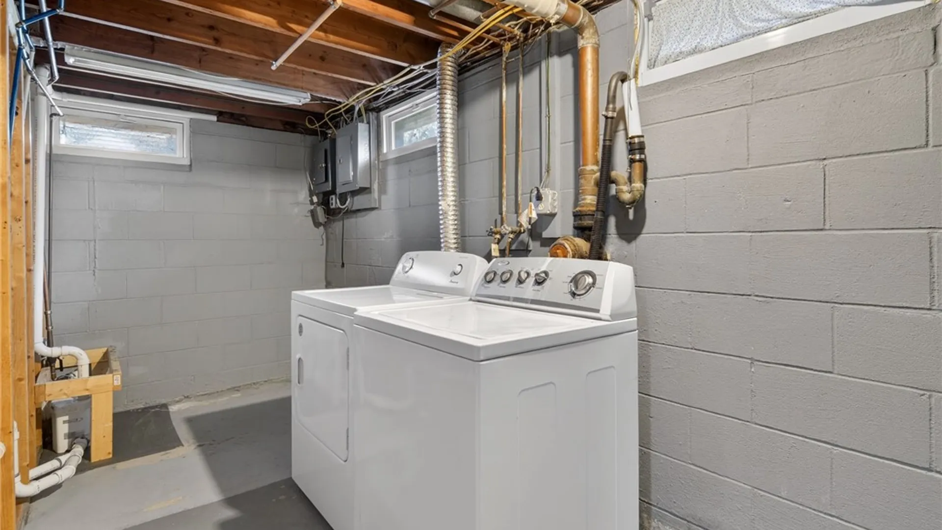 Property at 813 Lamont Circle, Cortlandville, NY 13045 35