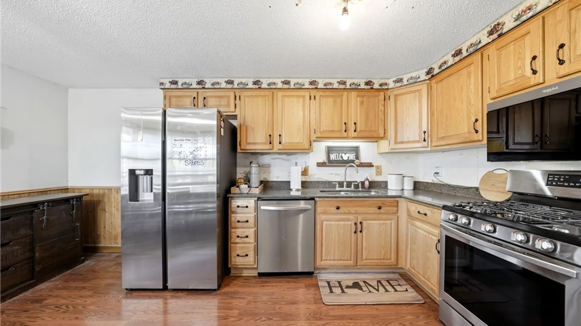 Property at 4528 Roundtree Road, Hamburg, NY 14075 13