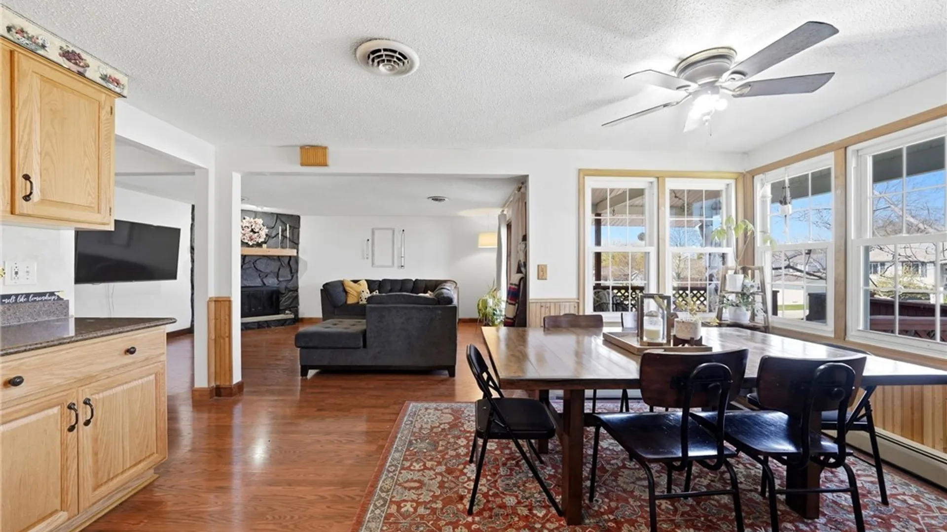 Property at 4528 Roundtree Road, Hamburg, NY 14075 16