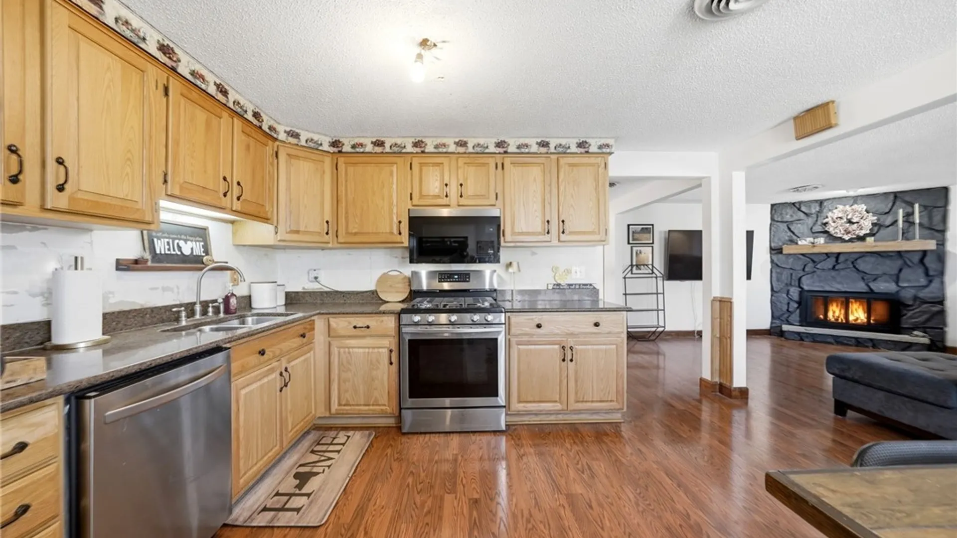 Property at 4528 Roundtree Road, Hamburg, NY 14075 18