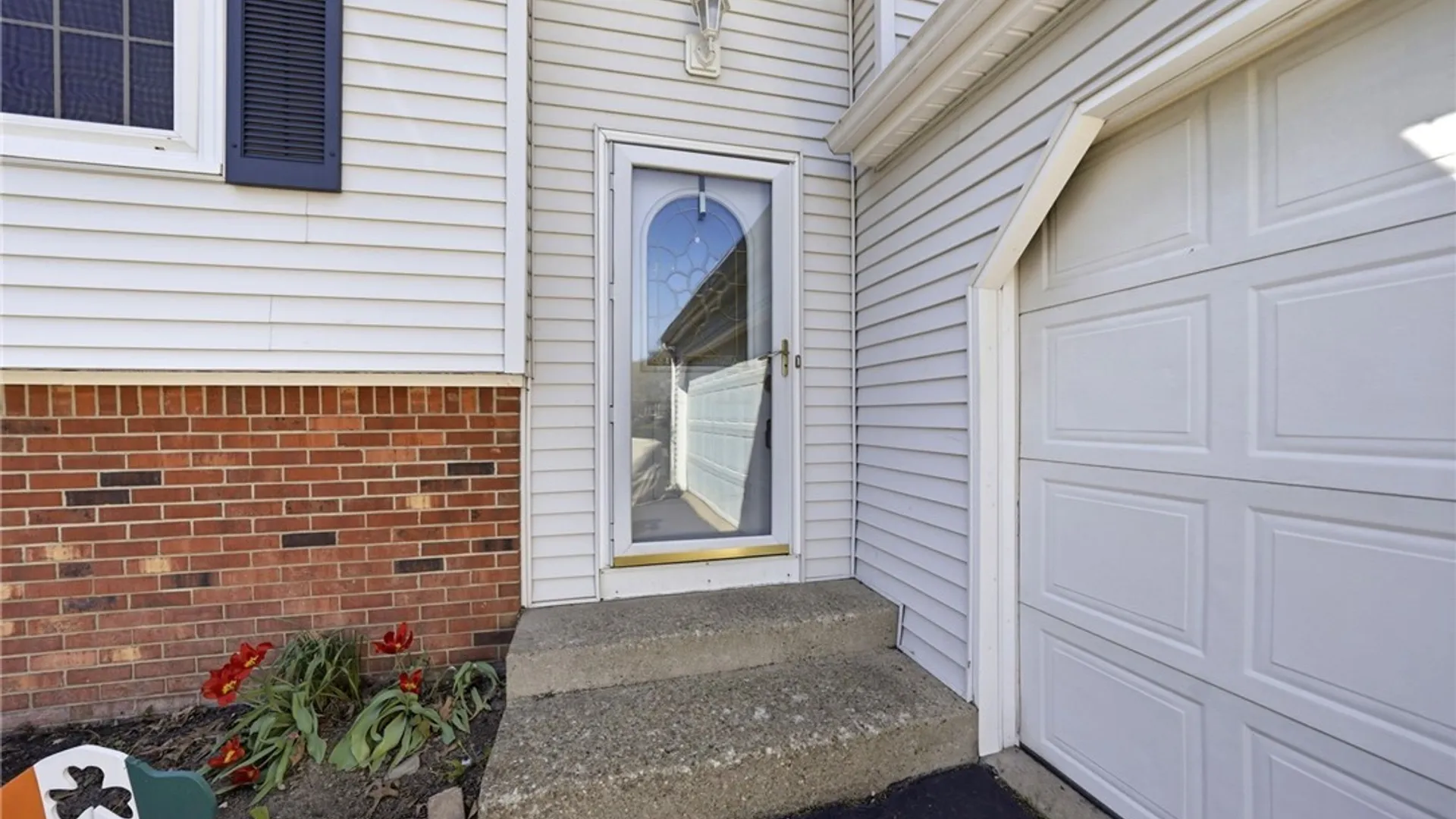 Property at 4528 Roundtree Road, Hamburg, NY 14075 5