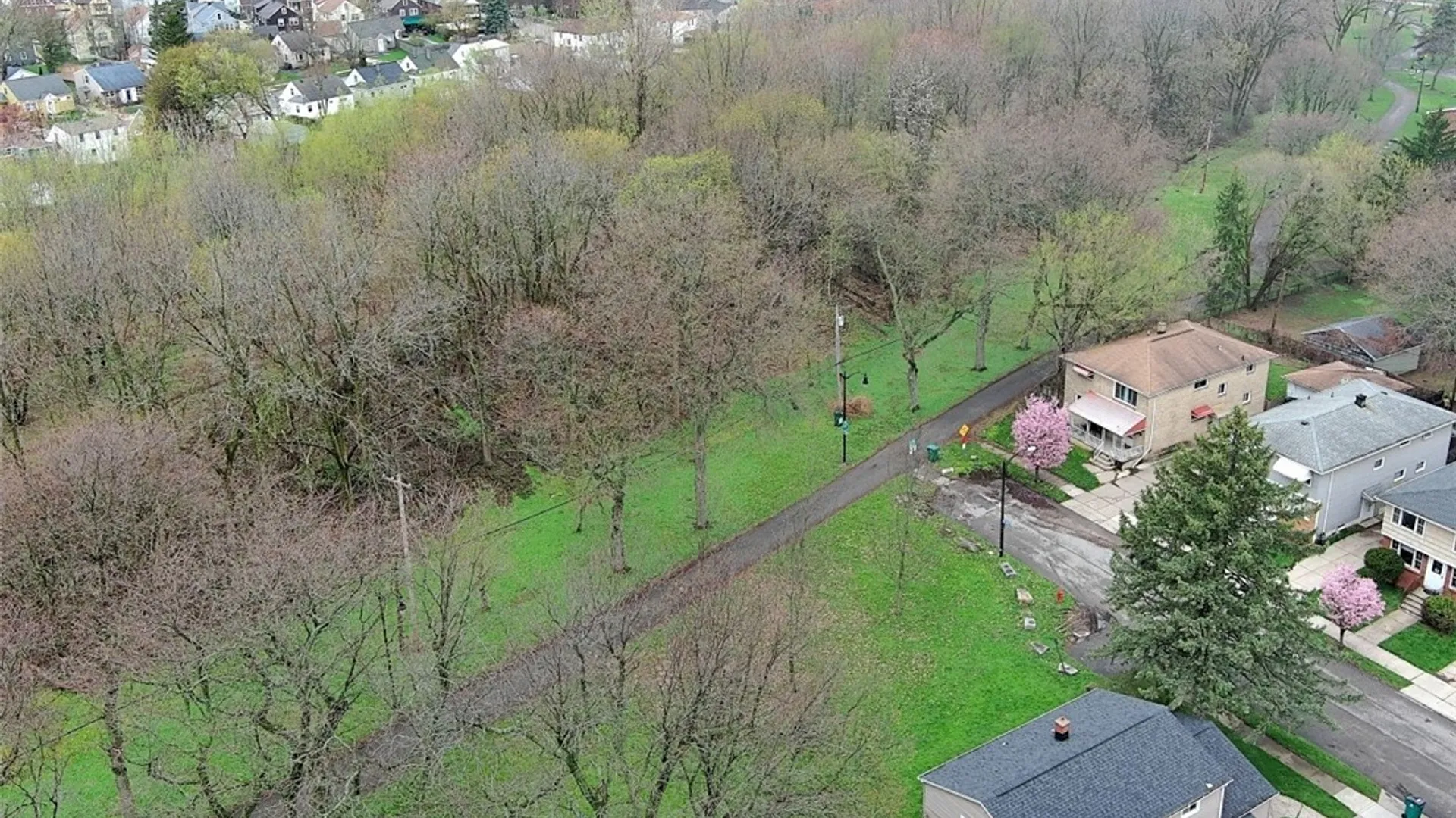 Property at 127 Northrup Place, Buffalo, NY 14214 9