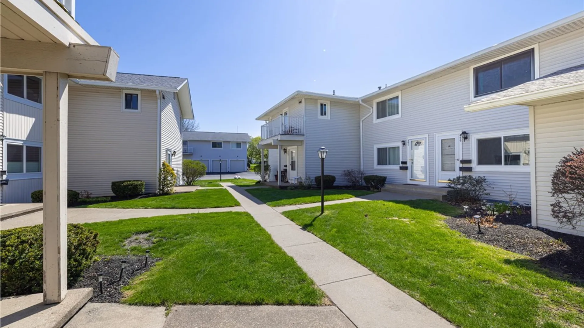 Property at 499 Eastbrooke Lane, Brighton, NY 14618 27