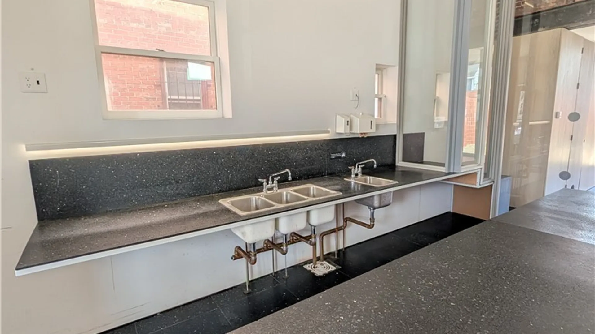 Property at 577 Niagara Street, Buffalo, NY 14201 18
