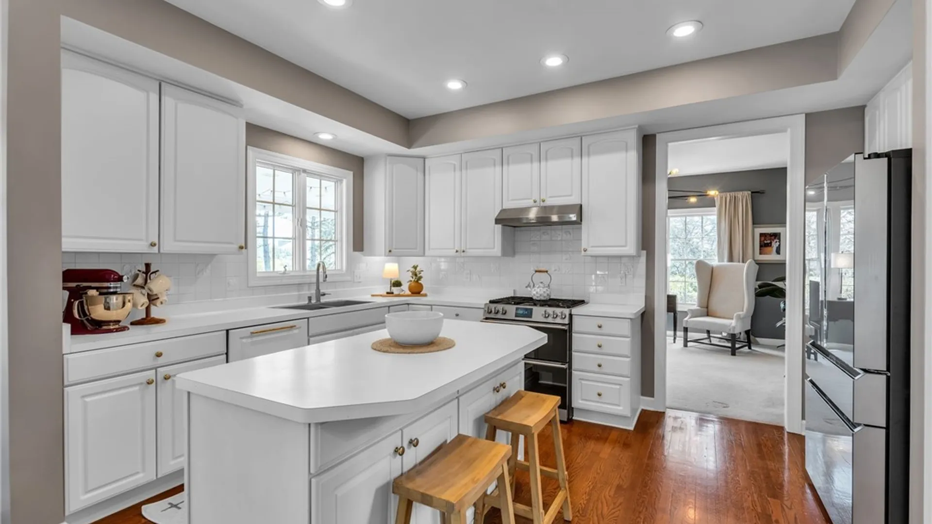 Property at 9357 Juniper Pl, Clarence, NY 14032 20