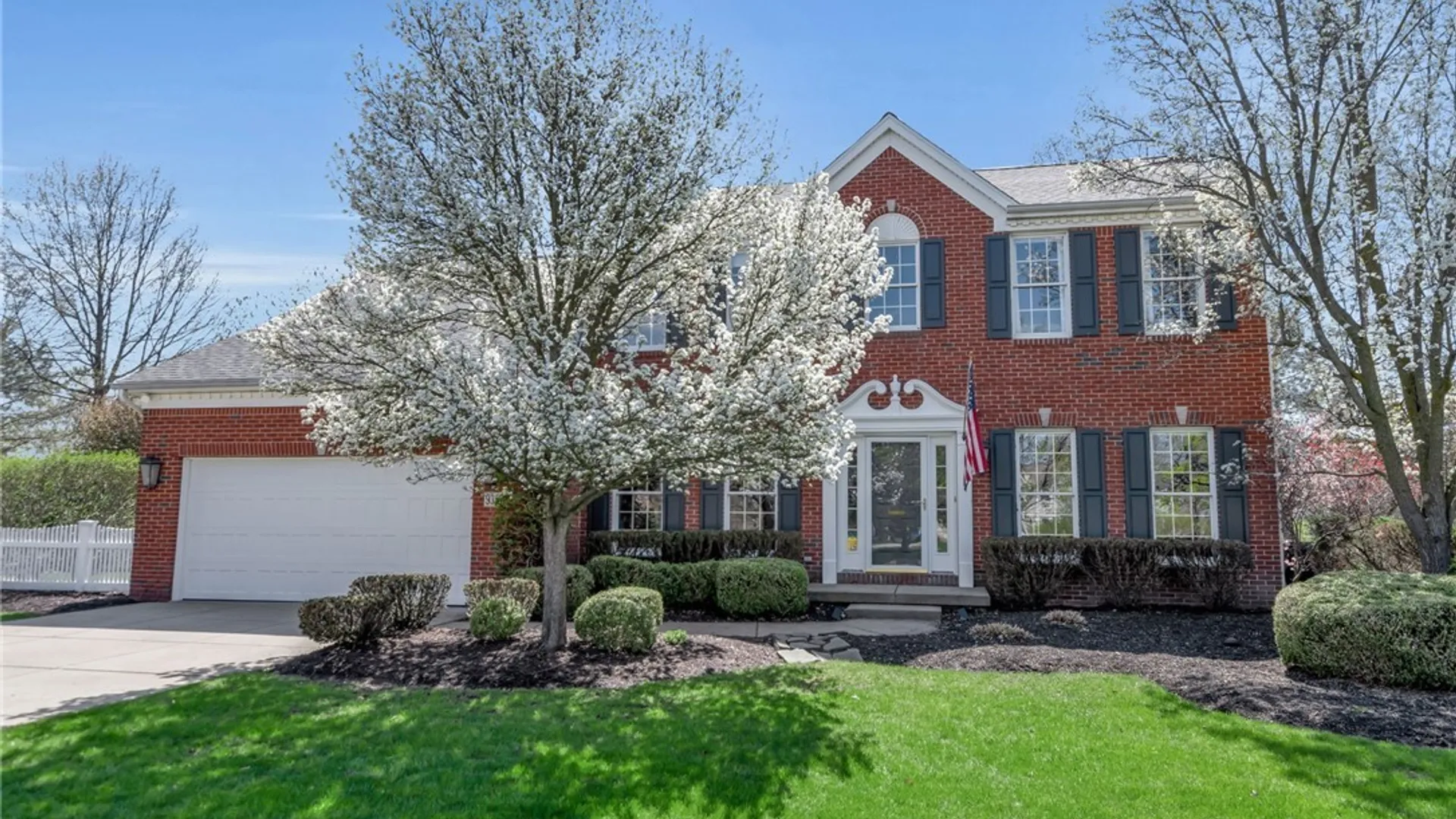 Property at 9357 Juniper Pl, Clarence, NY 14032 3