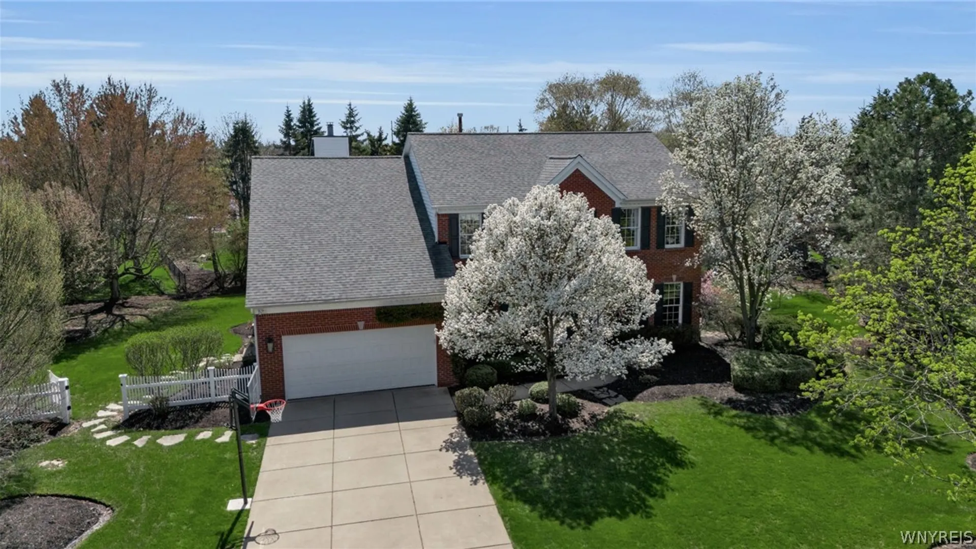 Property at 9357 Juniper Pl, Clarence, NY 14032 4