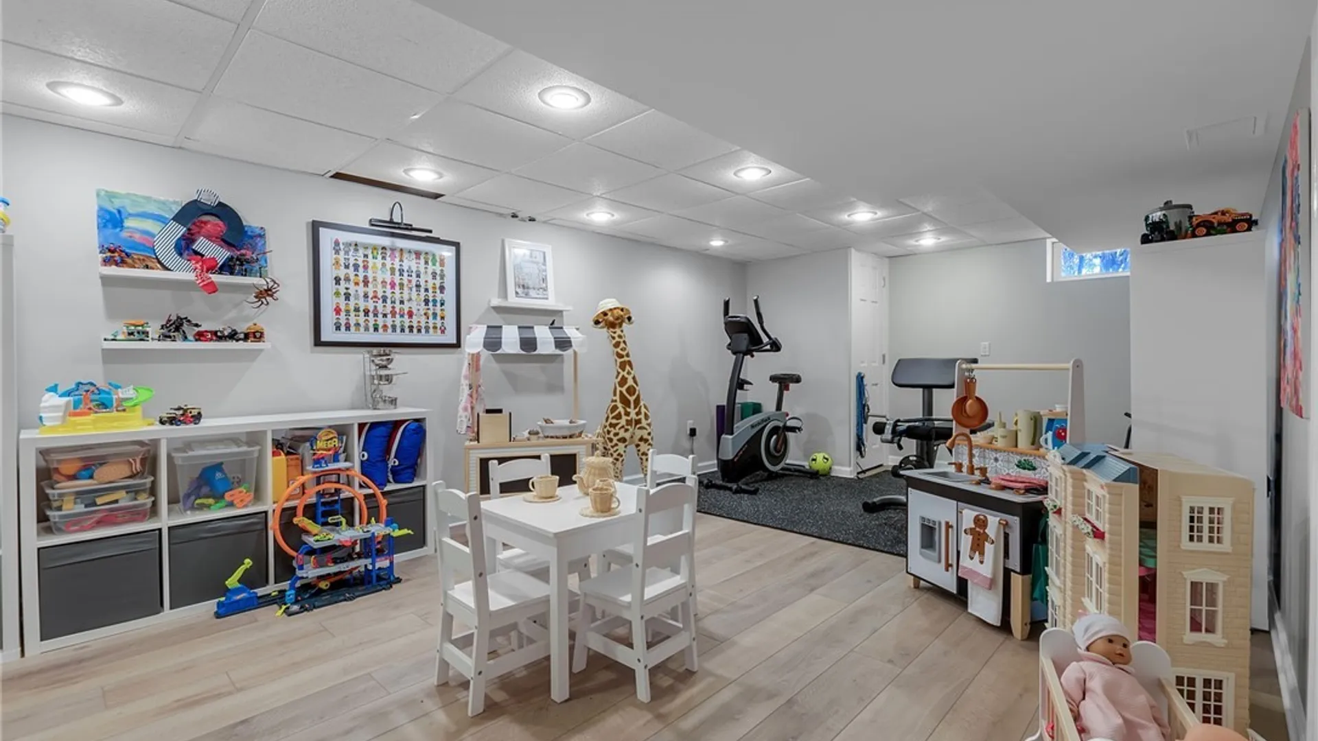 Property at 9357 Juniper Pl, Clarence, NY 14032 44