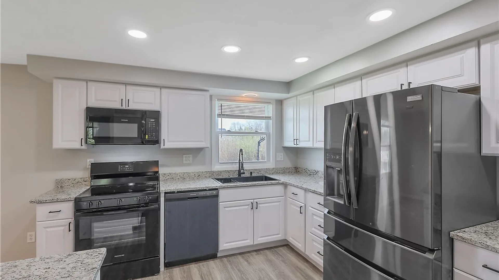 Property at 8026 Pickett Lane, Cicero, NY 13039 16