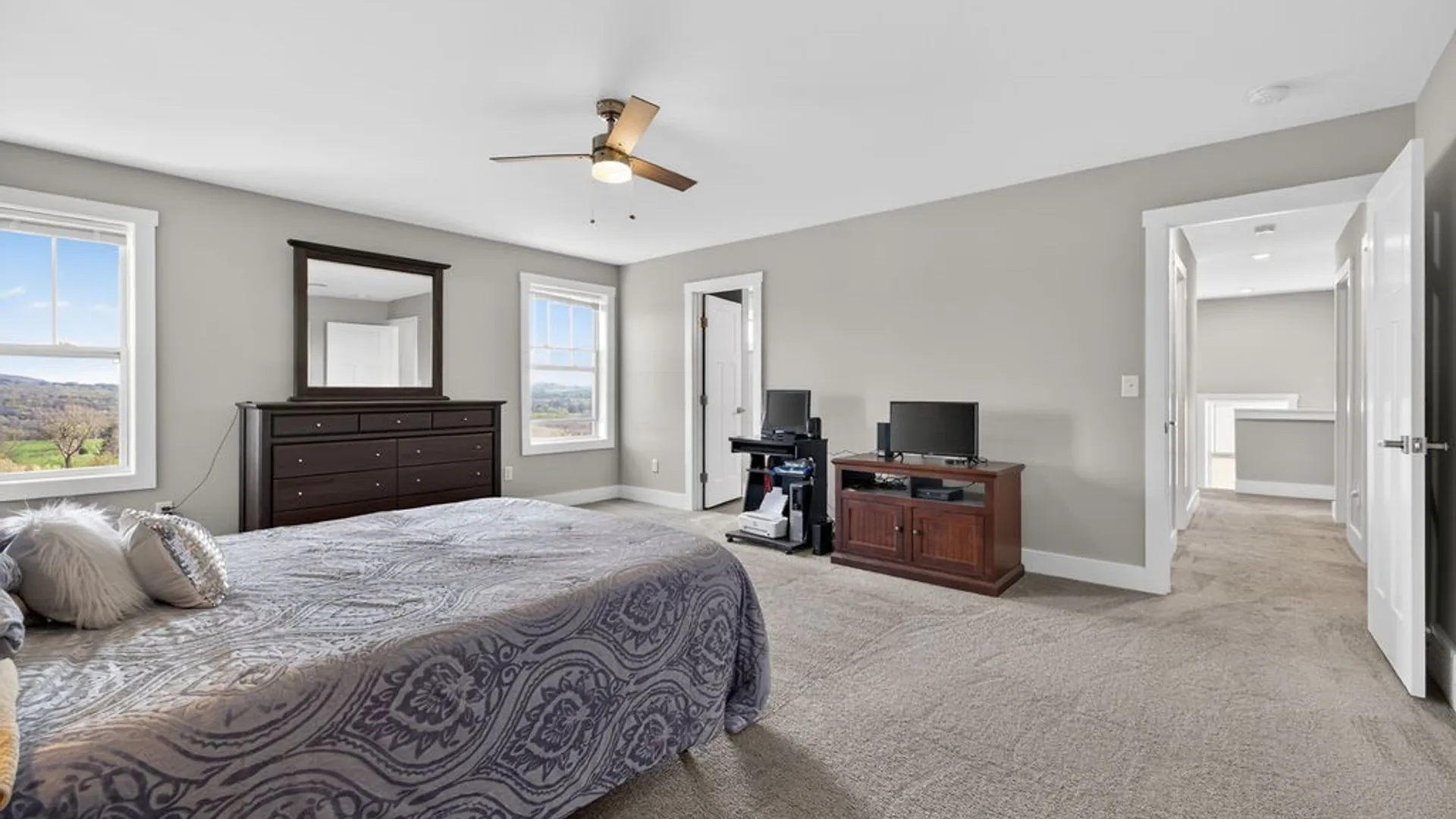 Property at 5543 Rolling Meadows Way, Camillus, NY 13031 26