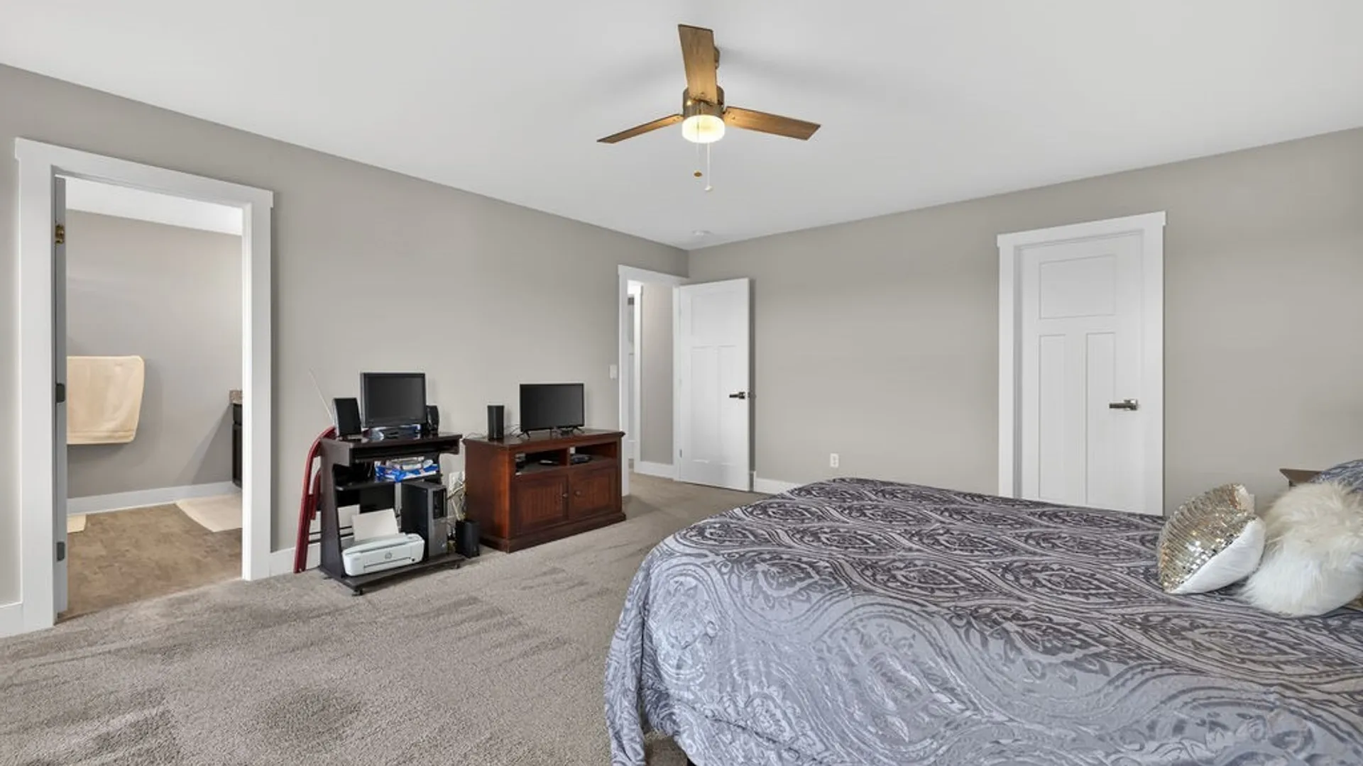 Property at 5543 Rolling Meadows Way, Camillus, NY 13031 28