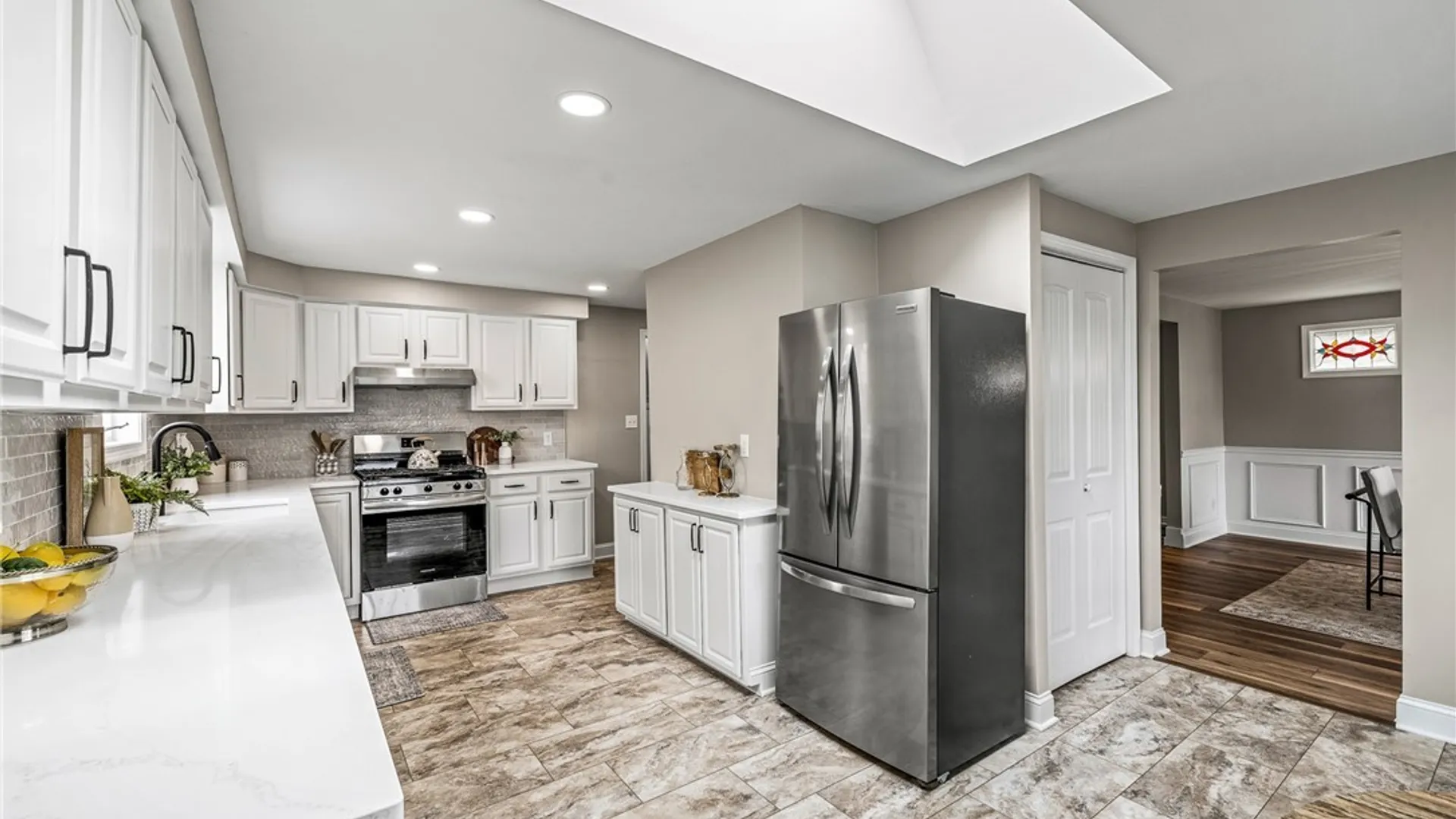 Property at 601 Roycroft Boulevard, Cheektowaga, NY 14225 16