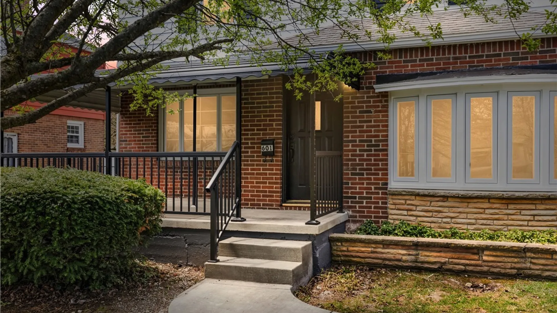 Property at 601 Roycroft Boulevard, Cheektowaga, NY 14225 3