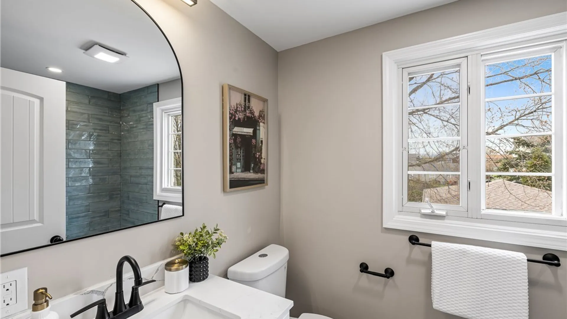 Property at 601 Roycroft Boulevard, Cheektowaga, NY 14225 32