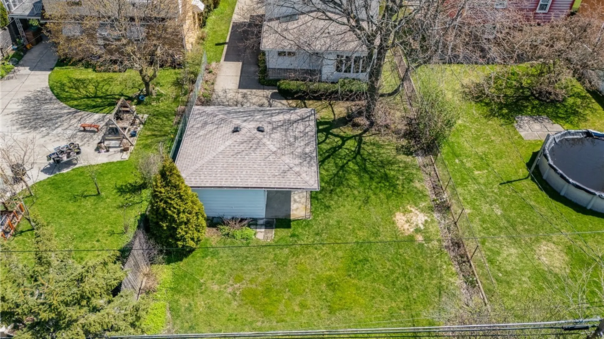 Property at 601 Roycroft Boulevard, Cheektowaga, NY 14225 39