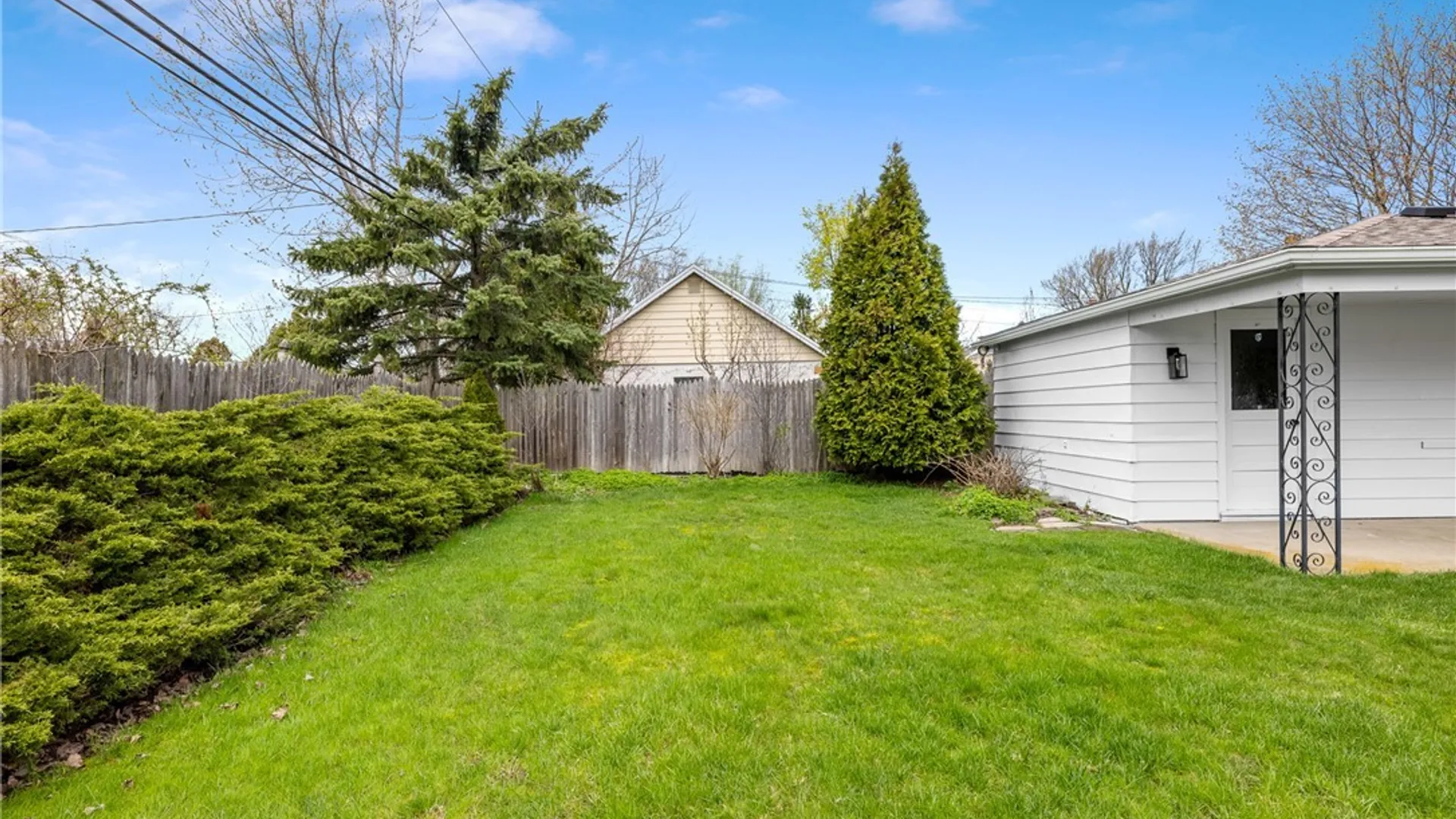 Property at 601 Roycroft Boulevard, Cheektowaga, NY 14225 42